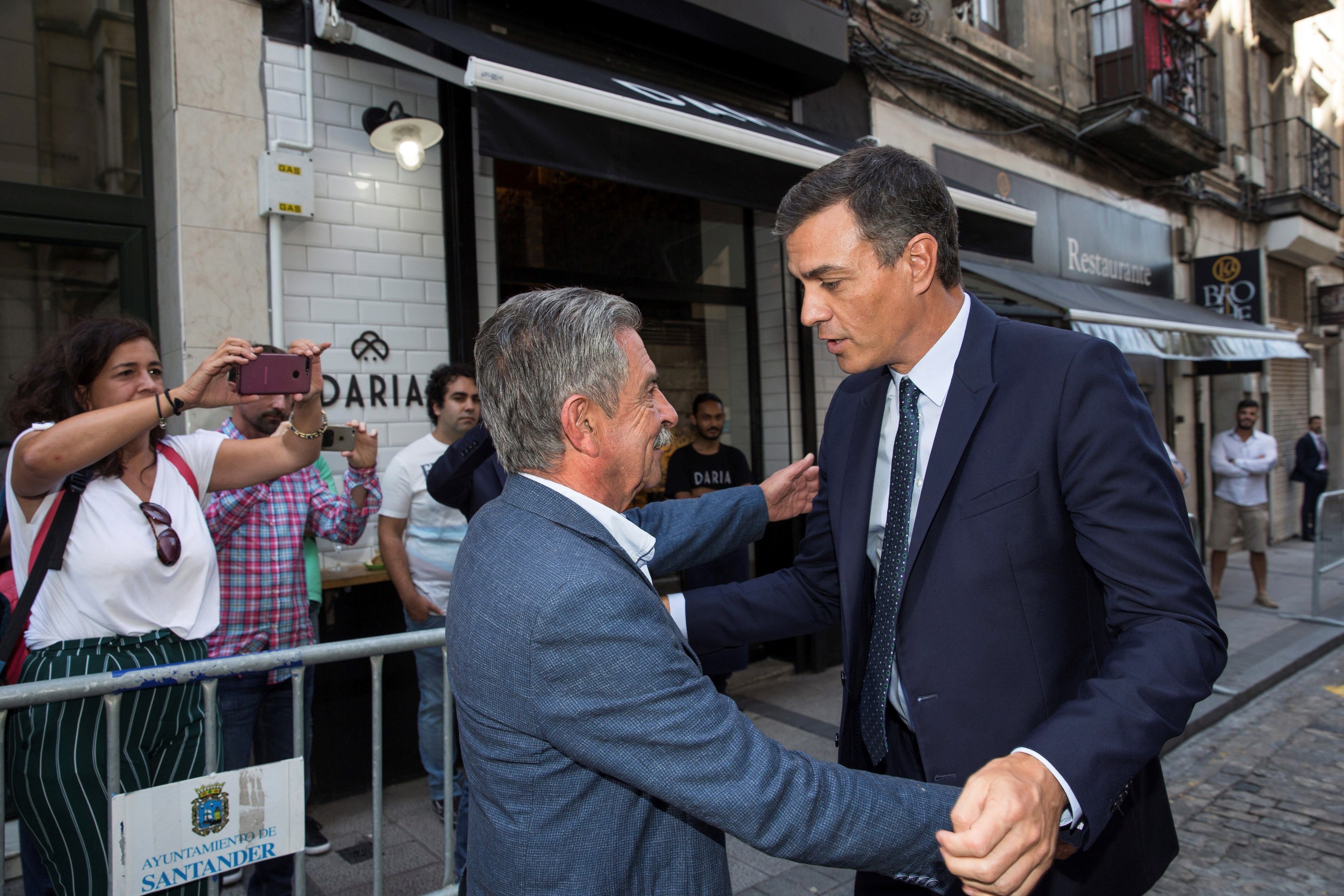 VÍDEO | TVE omet l'escridassada a Sánchez en la seva arribada a Cantàbria