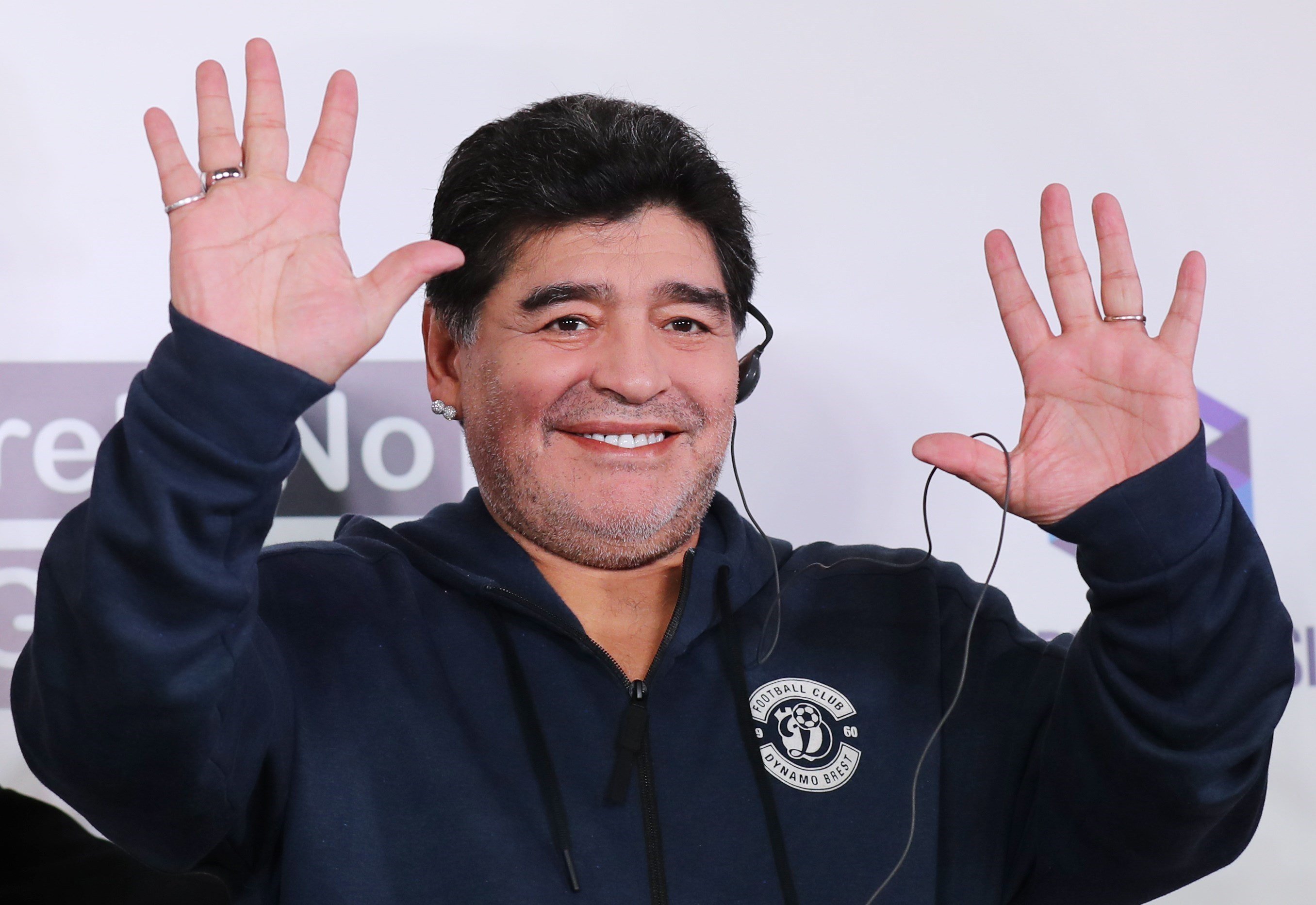 Maradona torna a les banquetes per dirigir un equip d'Argentina