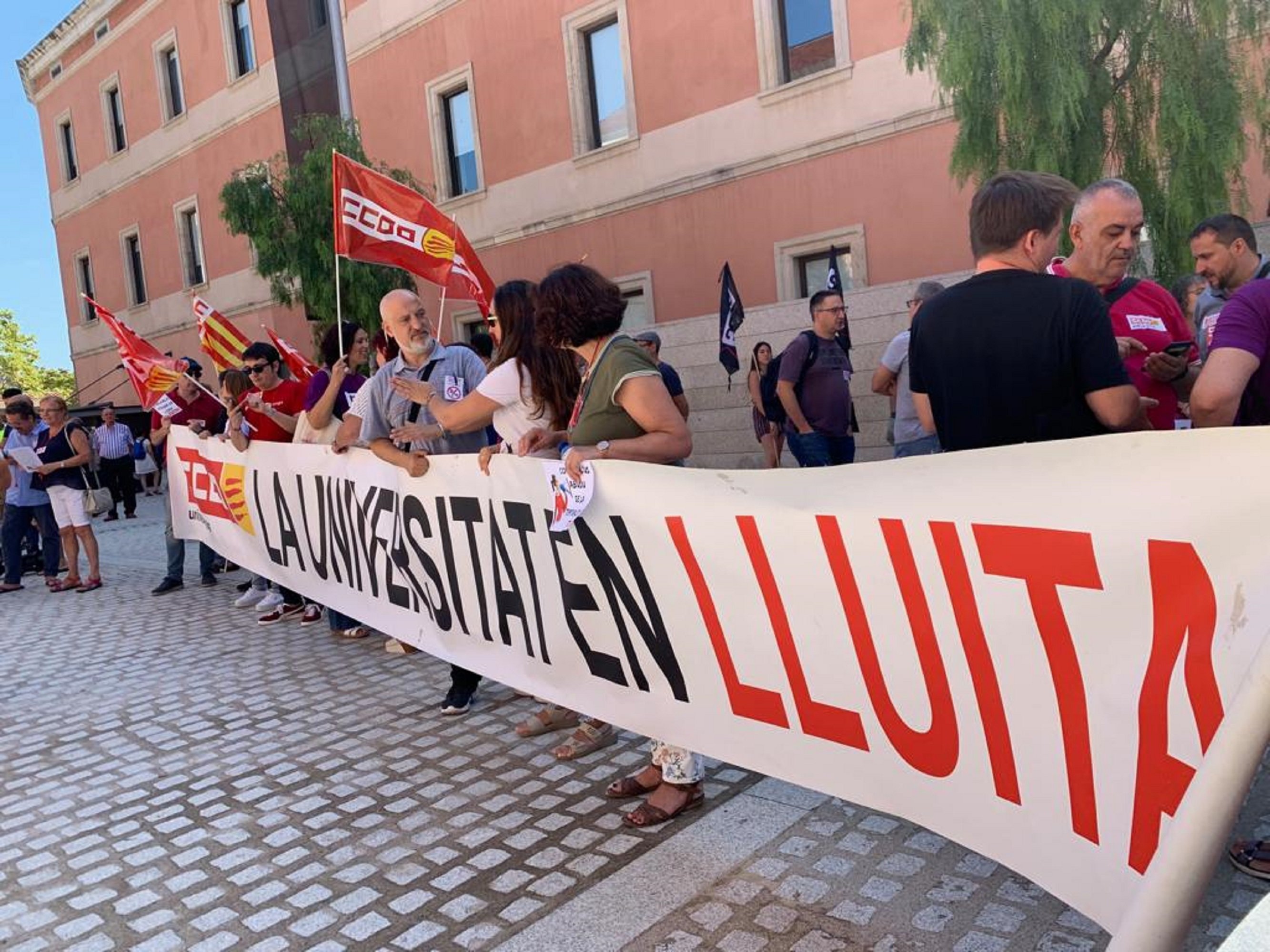 Universitaris boicotegen la inauguració del curs a la UPF presidida per Torra