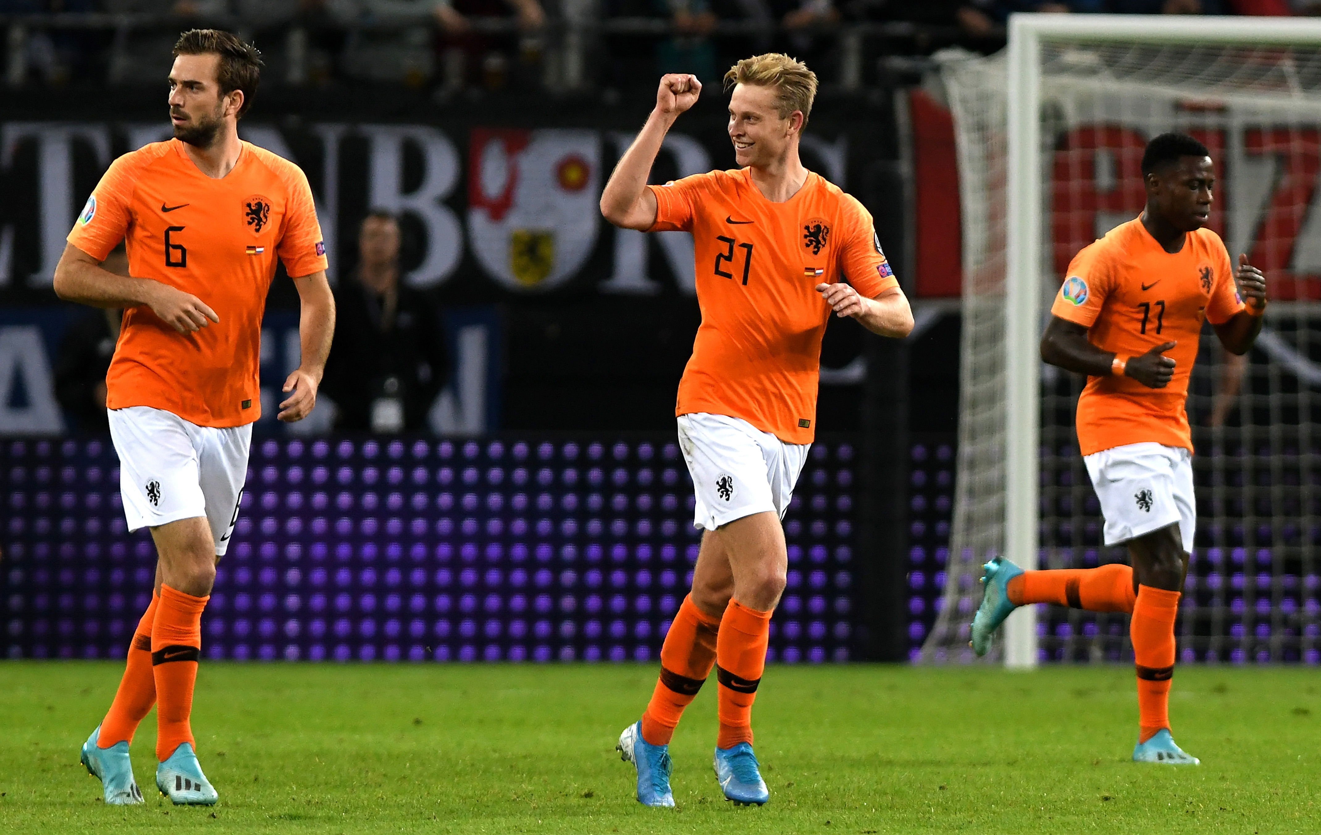 De Jong se estrena y Holanda se impone a Alemania en Hamburgo (2-4)