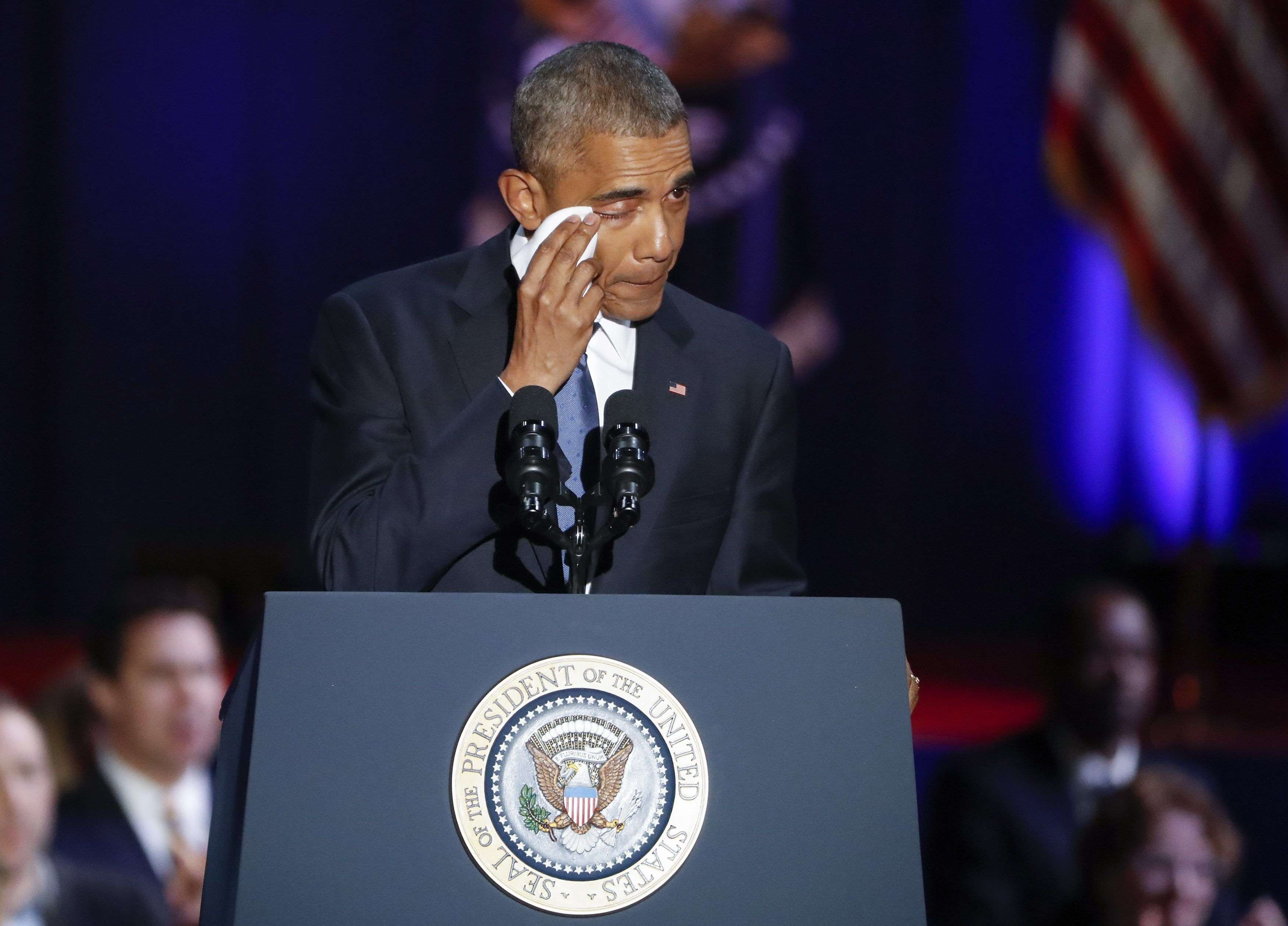 Obama cede el testigo del "cambio" a los ciudadanos en un emotivo adiós