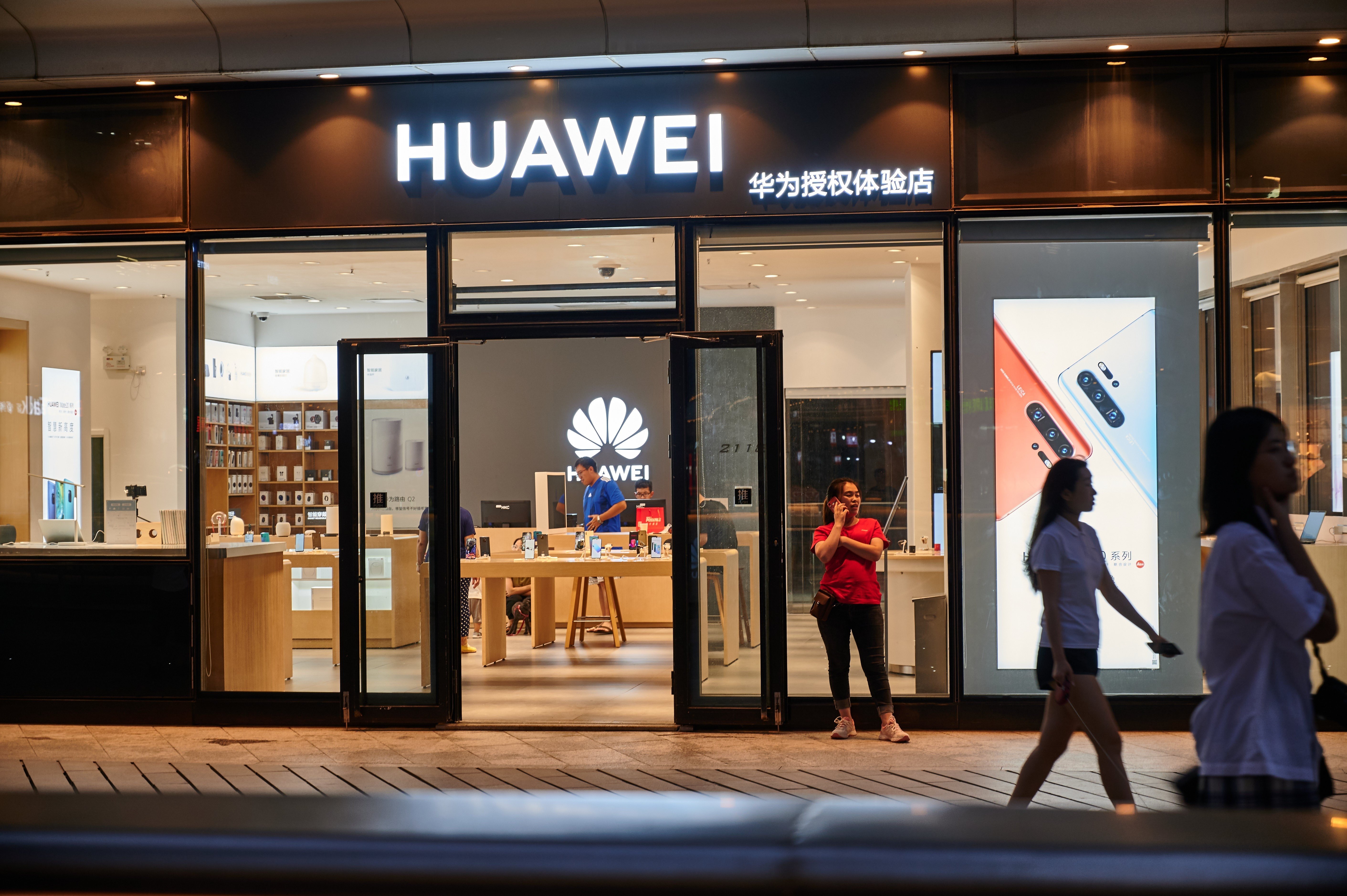 Huawei obrirà una botiga gegant a la plaça Catalunya de Barcelona