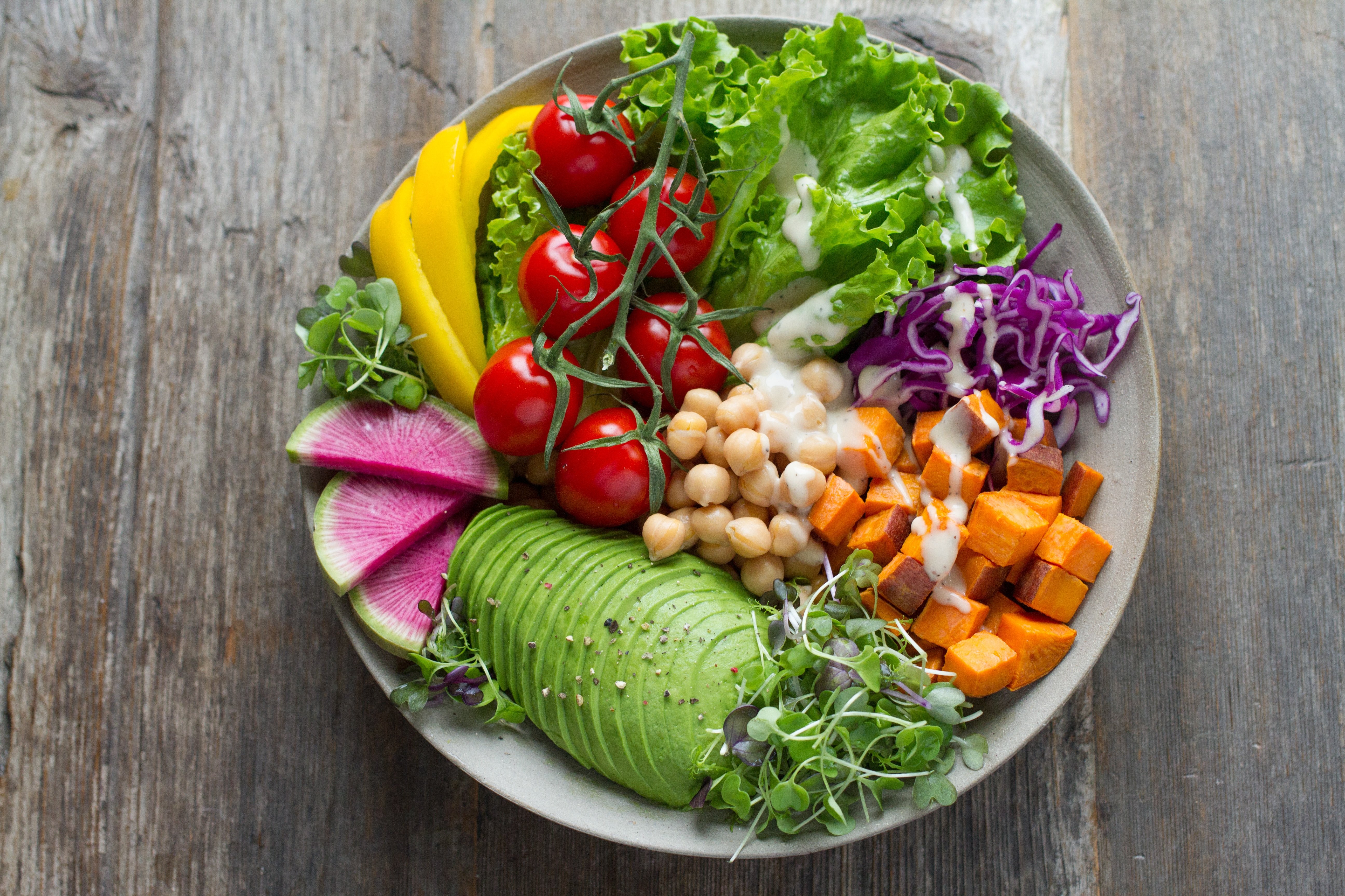 Dieta mediterrània vs vegana: quina és més saludable?