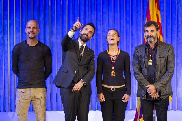 Medalla honor del Parlamento Pep Guardiola Roger Torrent Oscar Camps Carola Rackete - Sergi Alcàzar