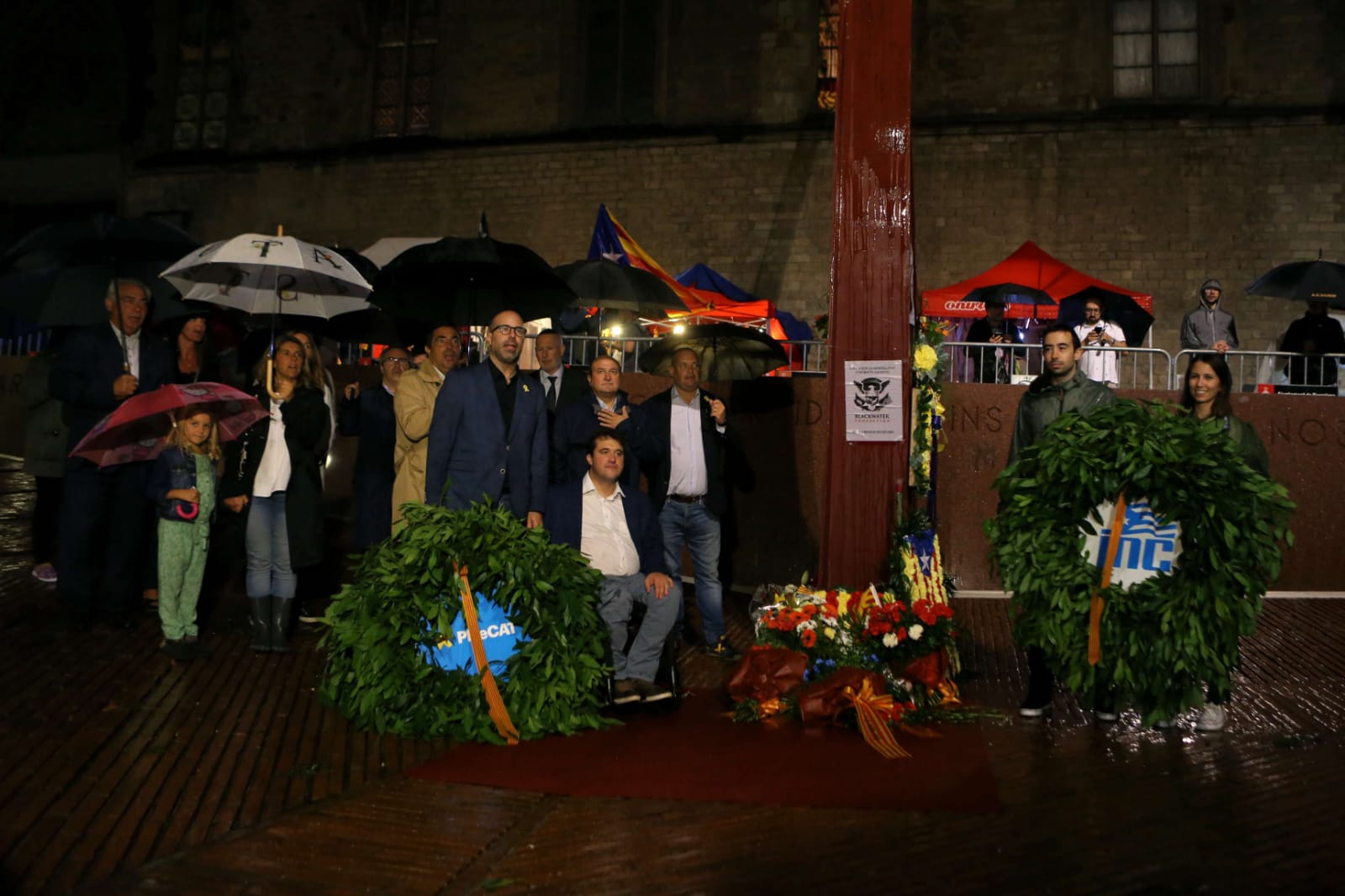 JxCat y el PDeCAT reclaman la libertad de los presos en el Fossar de les Moreres