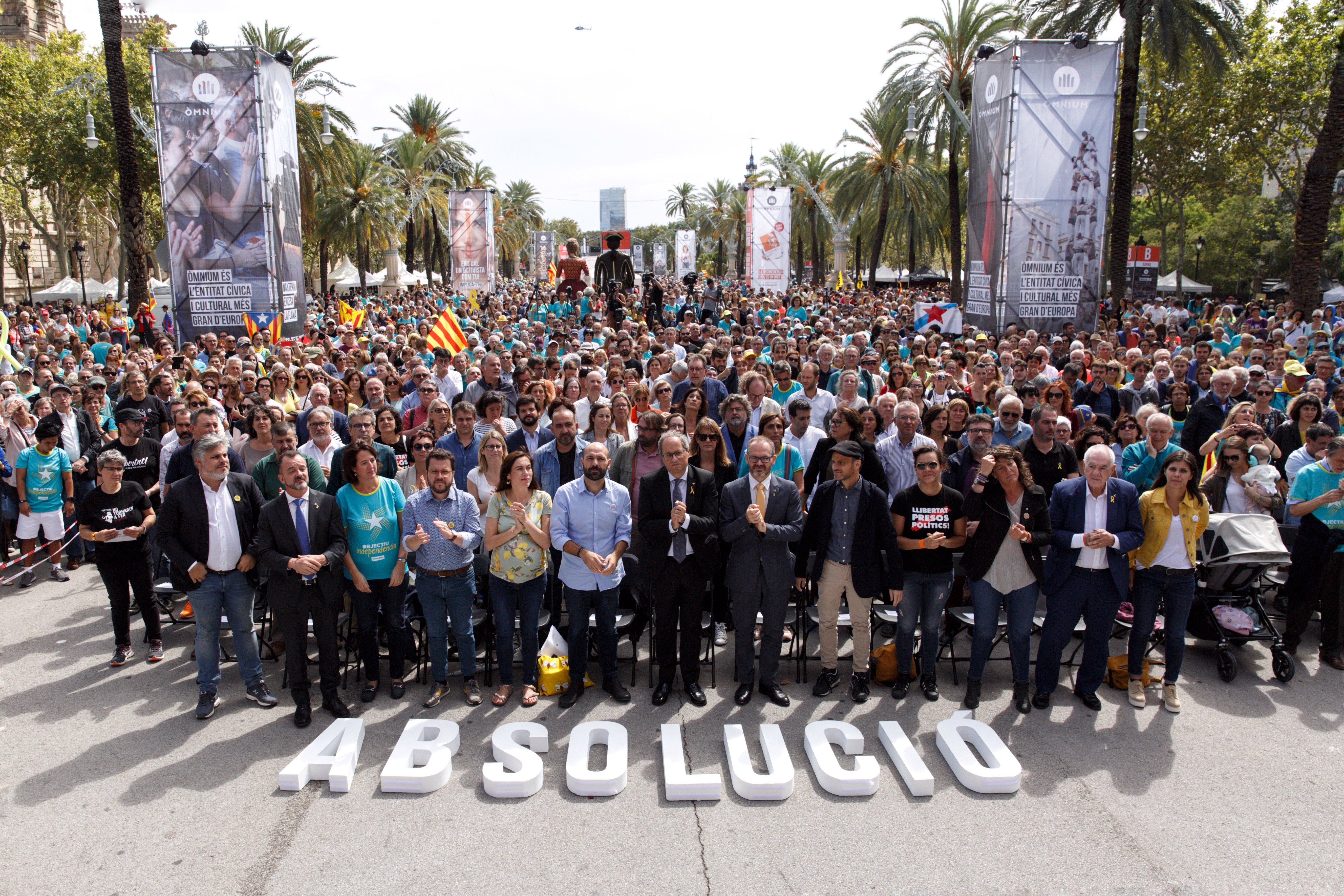 El clamor de Òmnium por la absolución (re)une a independentistas y comunes