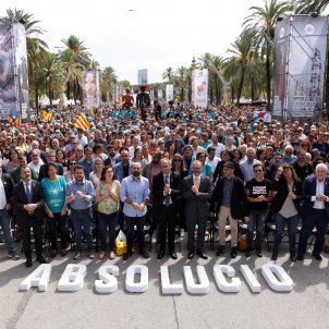 'Acquittal' demand unites Catalan independence and left-wing Comuns