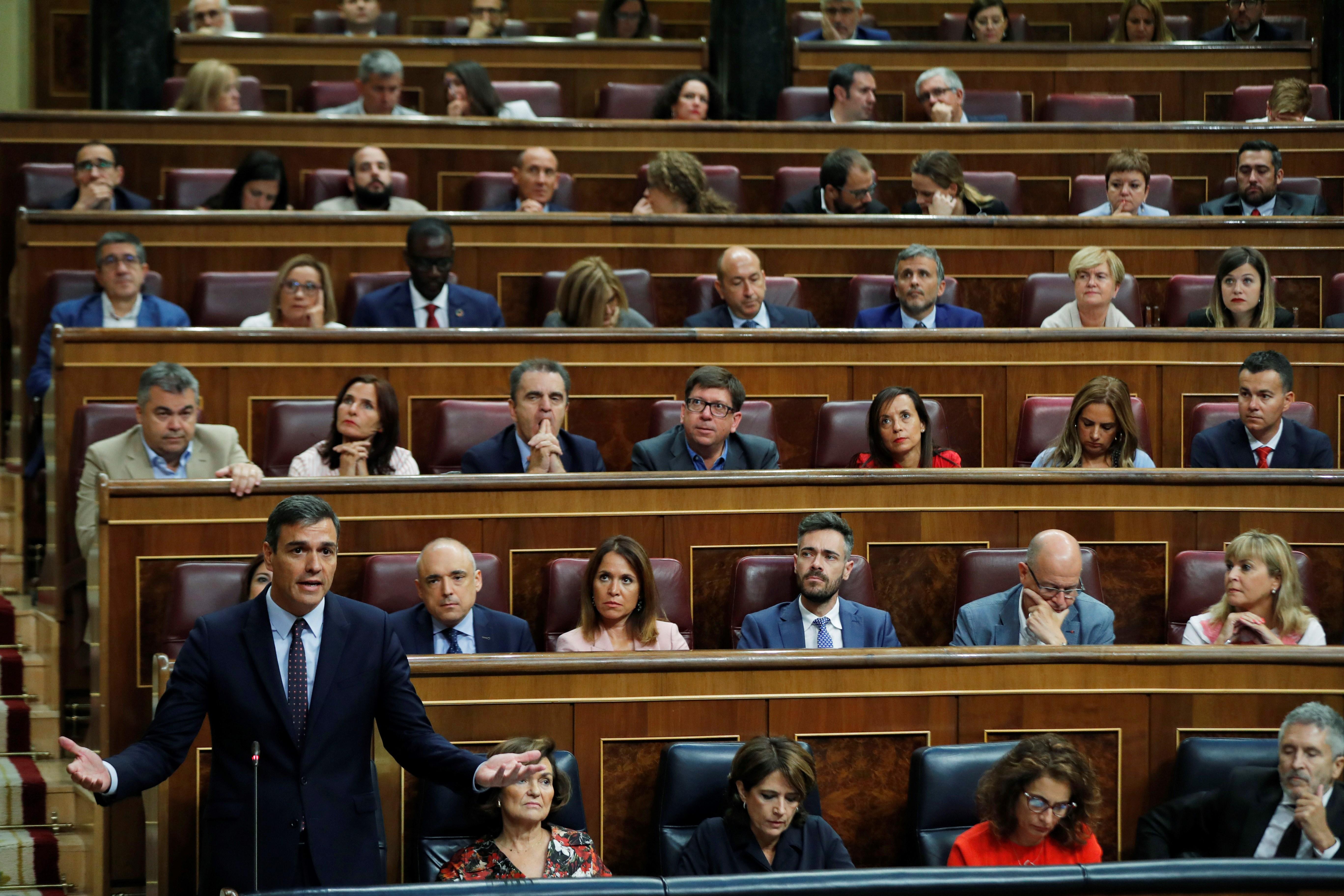 Sánchez vuelve a mirar hacia la derecha después del fracaso con Podemos