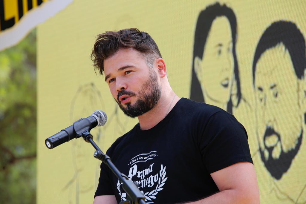 Rufián carga con dureza contra Buch hablando de patrias (y enciende la red)