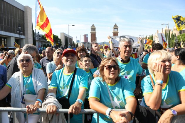 Manifestacio Diada 2019 escenari - Sira Esclasans