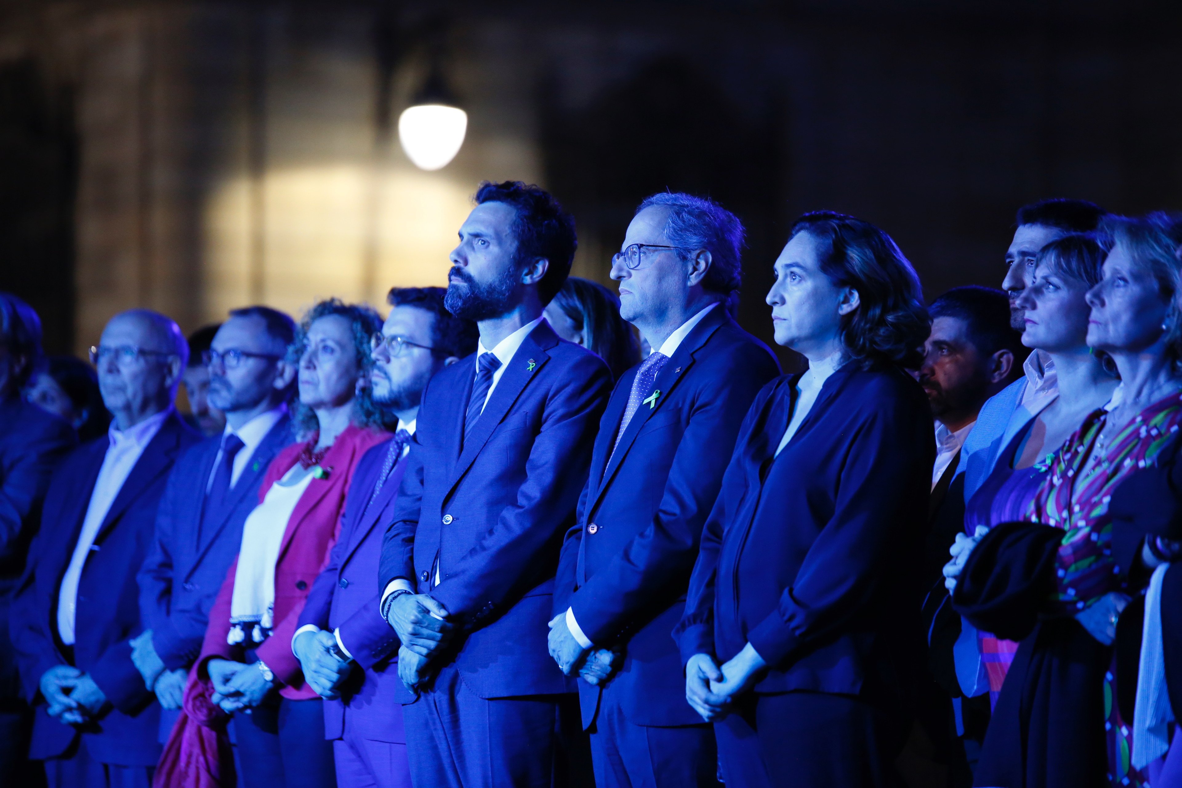 El colofón de la Diada abraza independentistas y comunes con un aviso: "Volveremos"