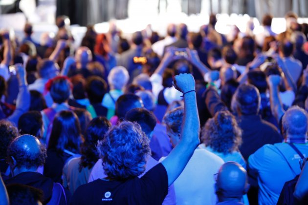 punys alçats acte institucional diada tornarem   sergi alcazar