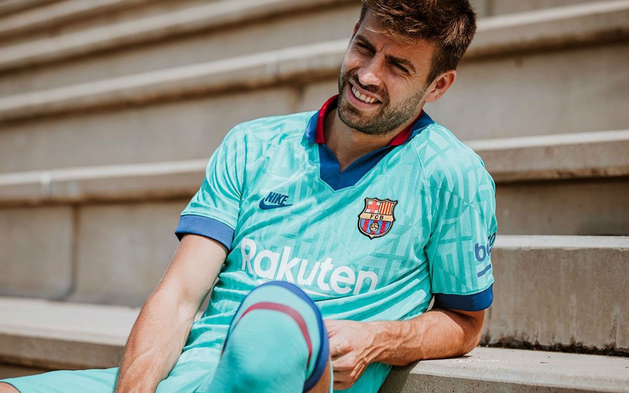 El Barça presenta la tercera equipació, un homenatge a la ciutat de Barcelona