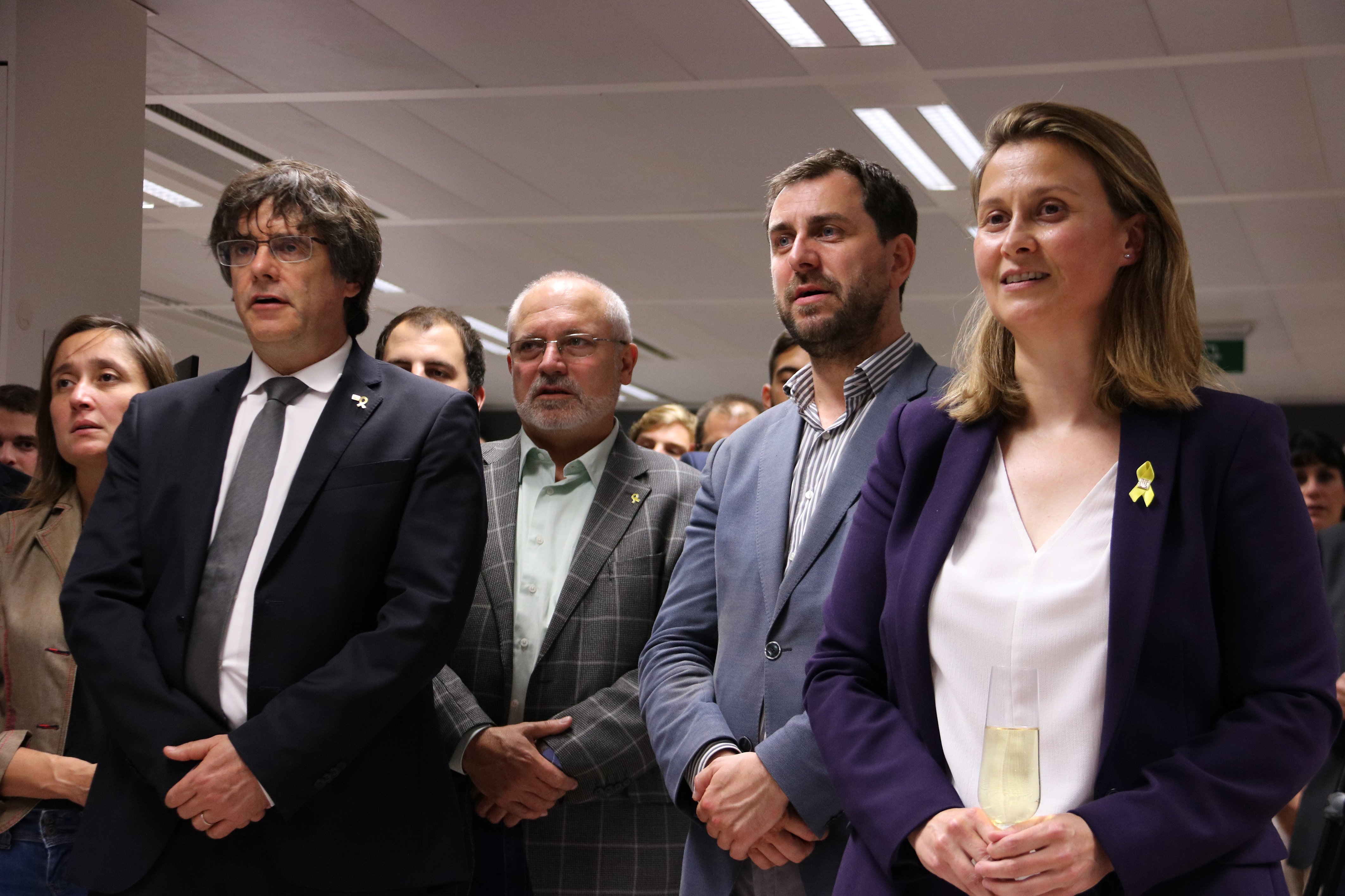 Puigdemont i els consellers a l'exili preparen una compareixença conjunta