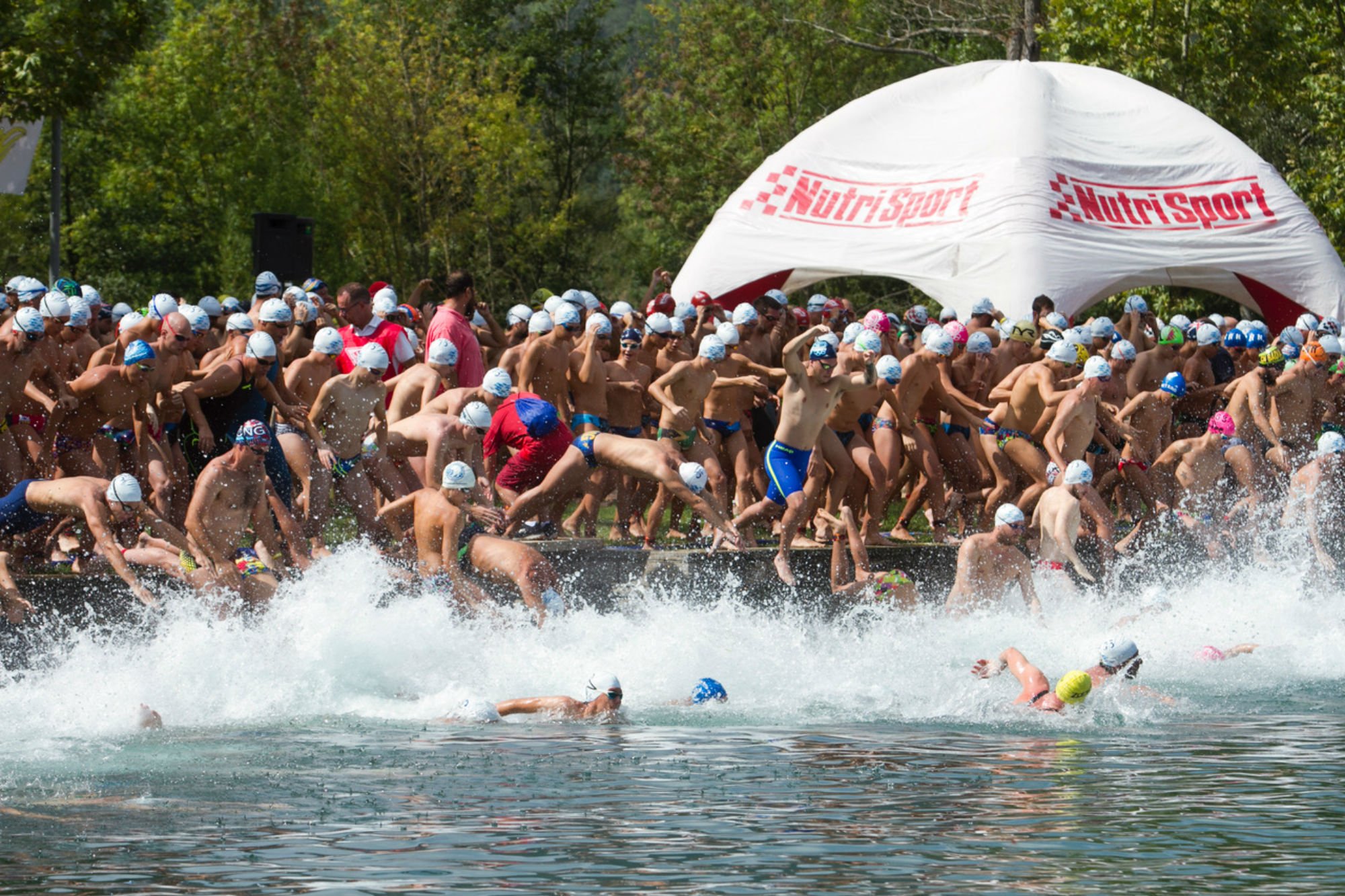 La badalonina Mireia Belmonte, gran atracció de la 76a edició de la Travessia a l’estany de Banyoles