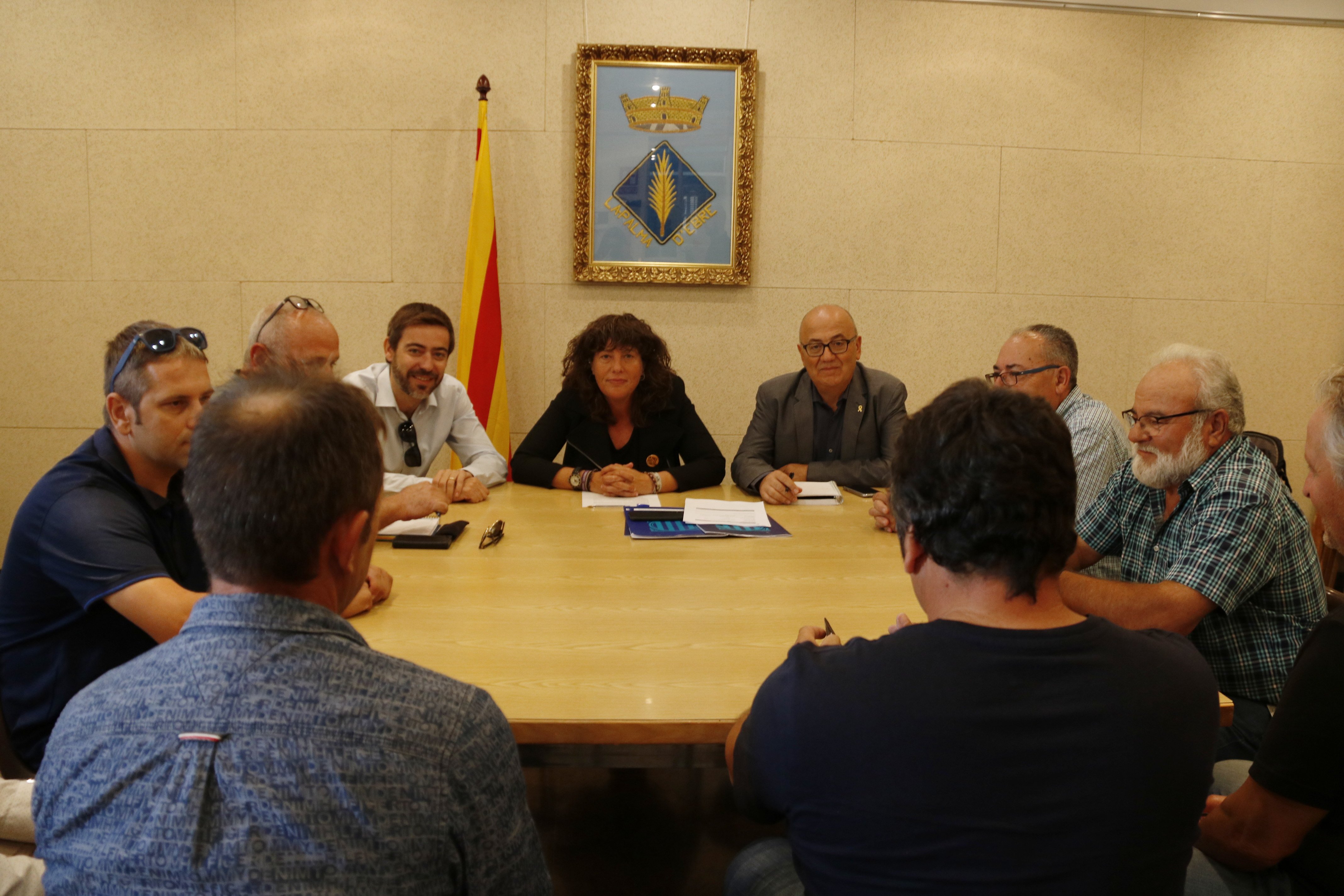 Jordà ofrece nuevas ayudas a los campesinos afectados por el fuego de Ribera de Ebro