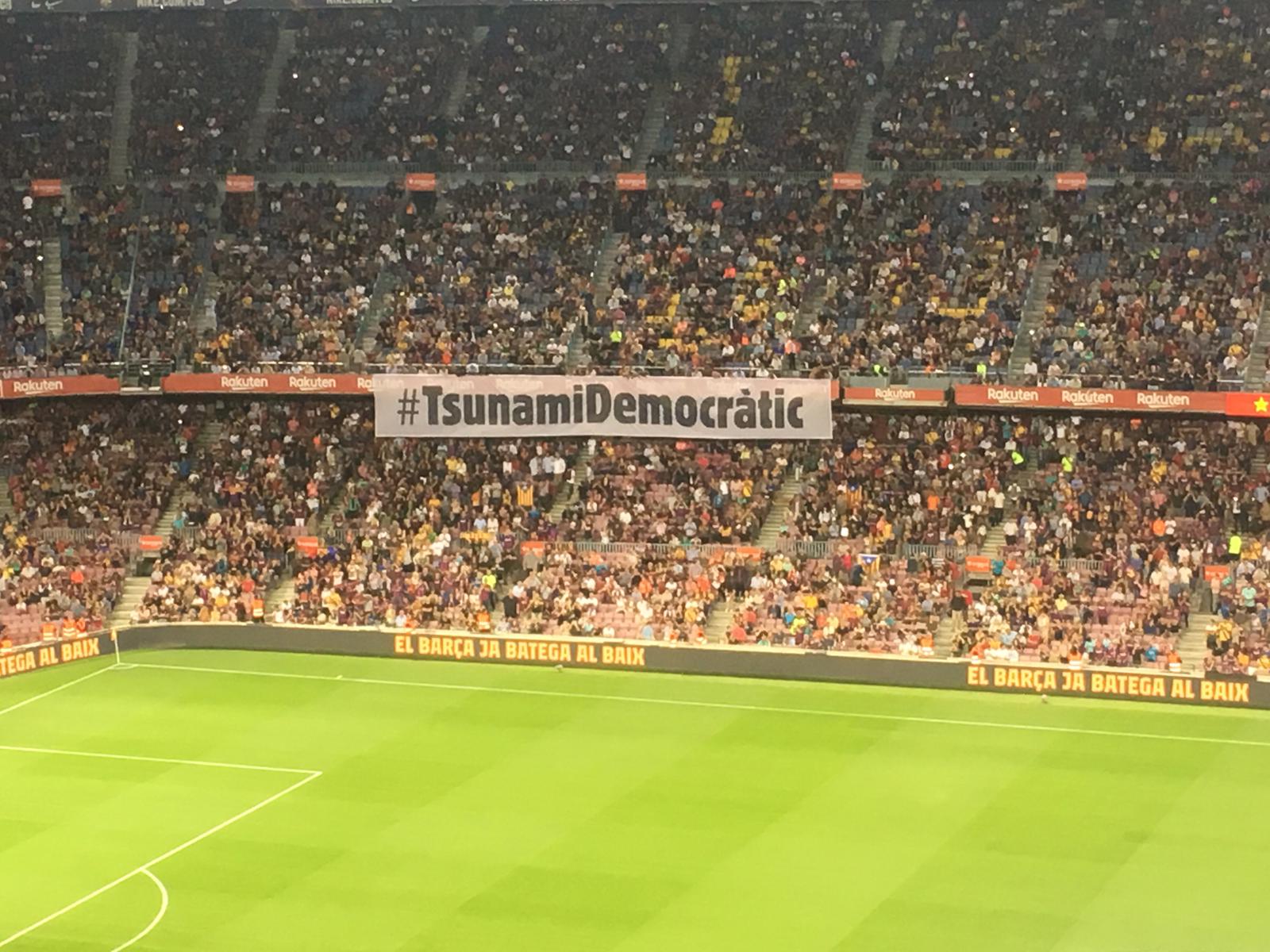 Reivindicación en el Camp Nou: el Tsunami Democràtic entra en escena