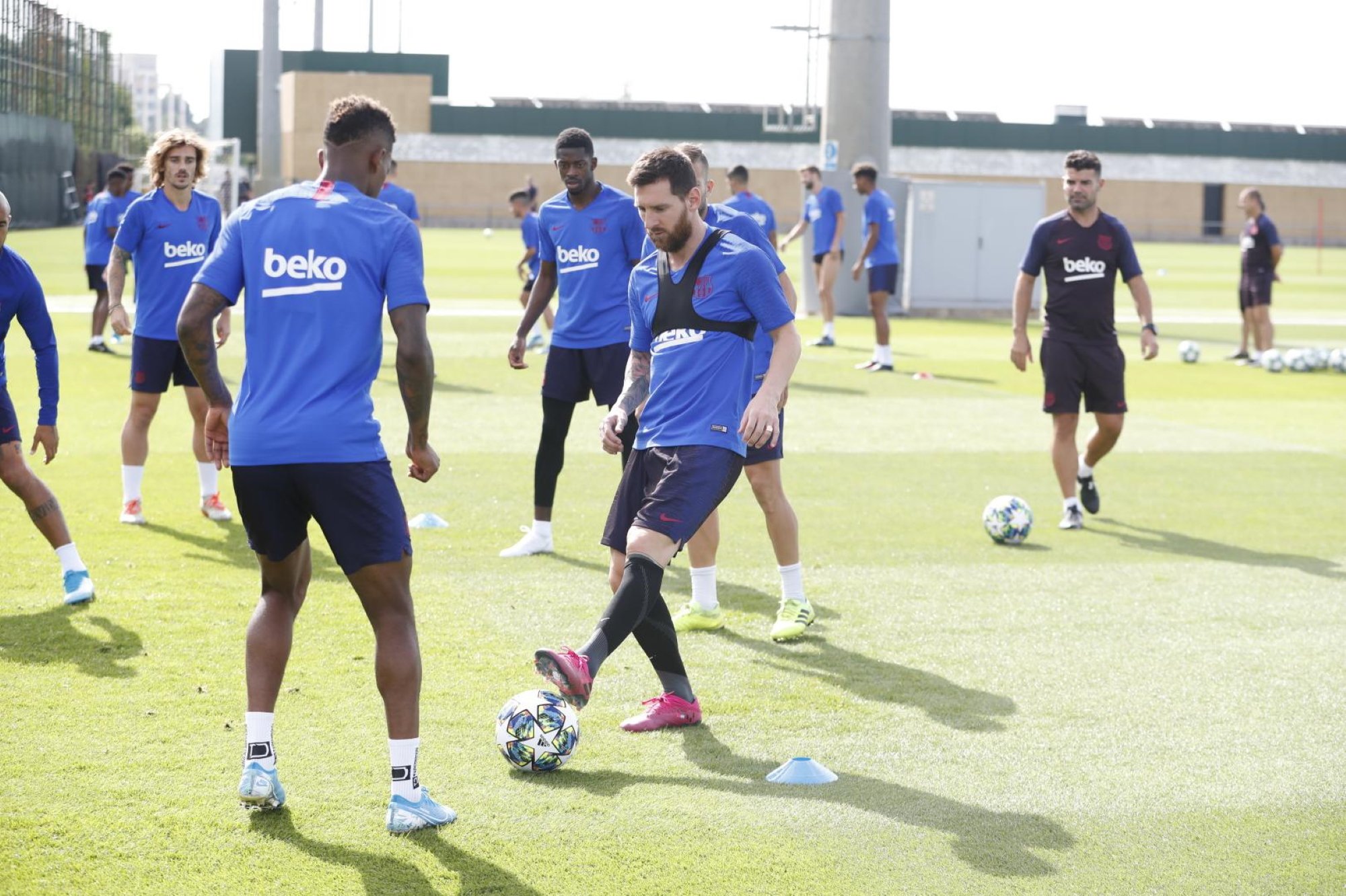 Messi entrena con el grupo dos días antes del retorno de la Champions