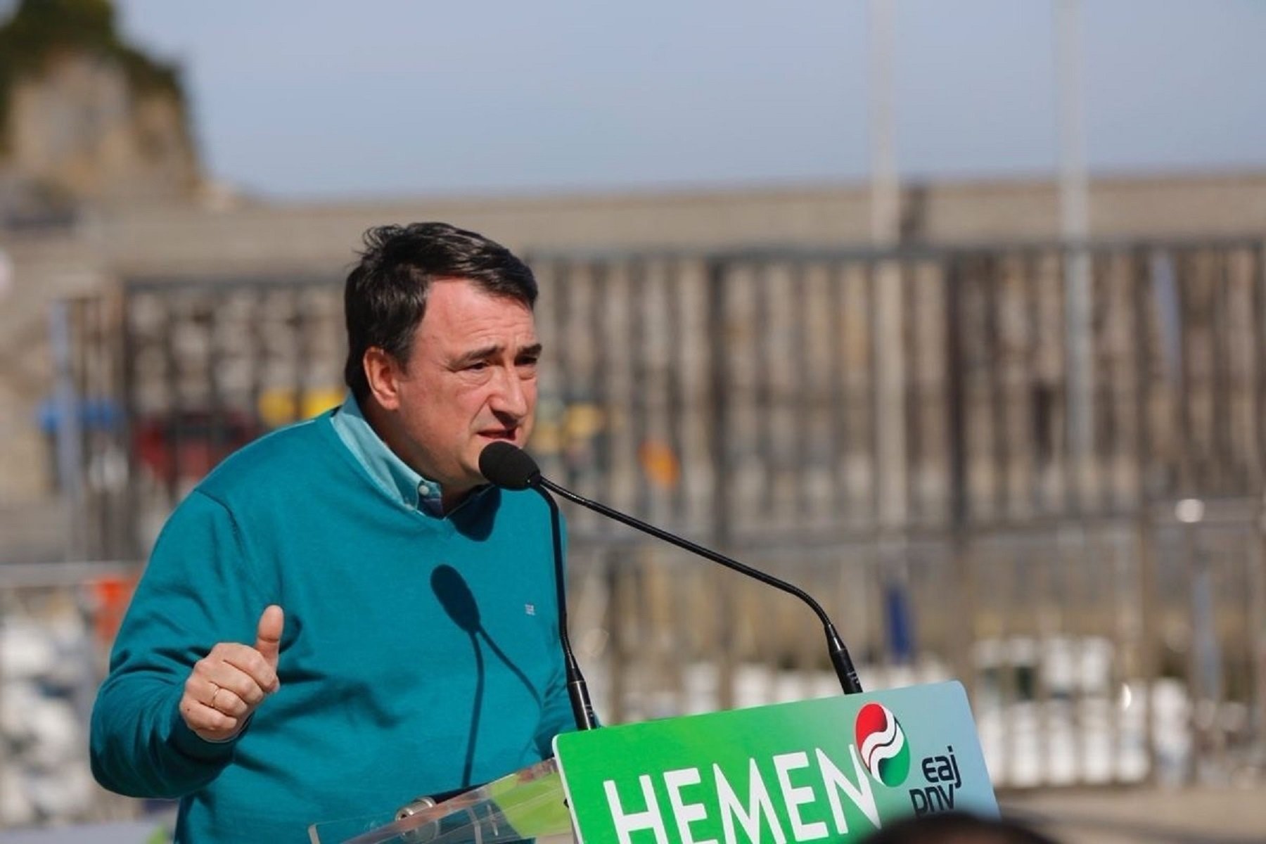 El PNV apunta que el "problema" para el pacto "son Sánchez e Iglesias"