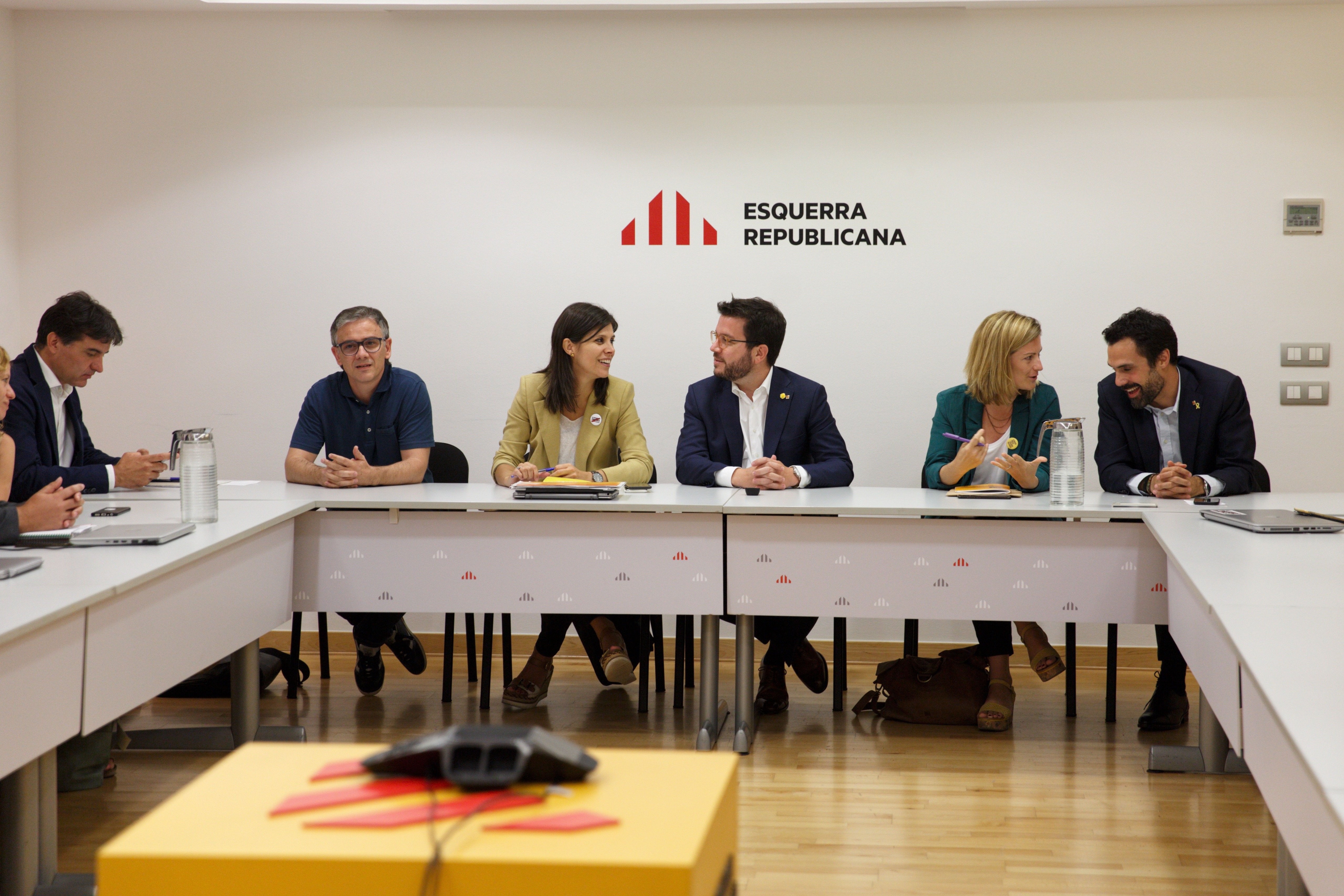 L'executiva d'ERC acorda "intensificar" la negociació amb els comuns