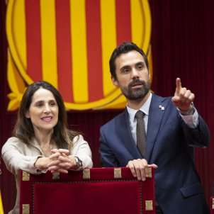 Roger Torrent Bakartxo Tejeria presidenta Parlament Basc mesa - Sergi Alcàzar Roger Torrent Bakartxo Tejeria presidenta Parlament Basc mesa - Sergi Alcàzar