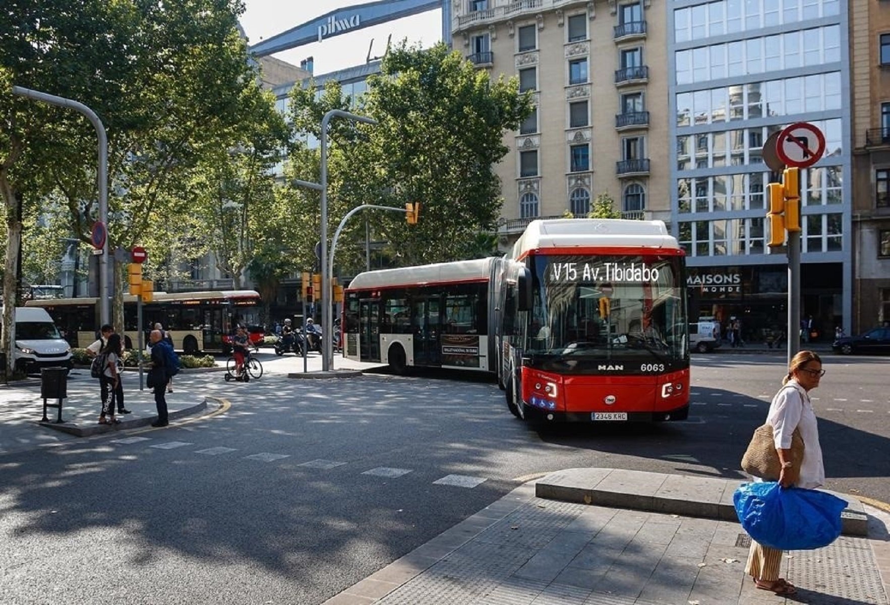 El RACC demana augmentar la velocitat dels autobusos de Barcelona