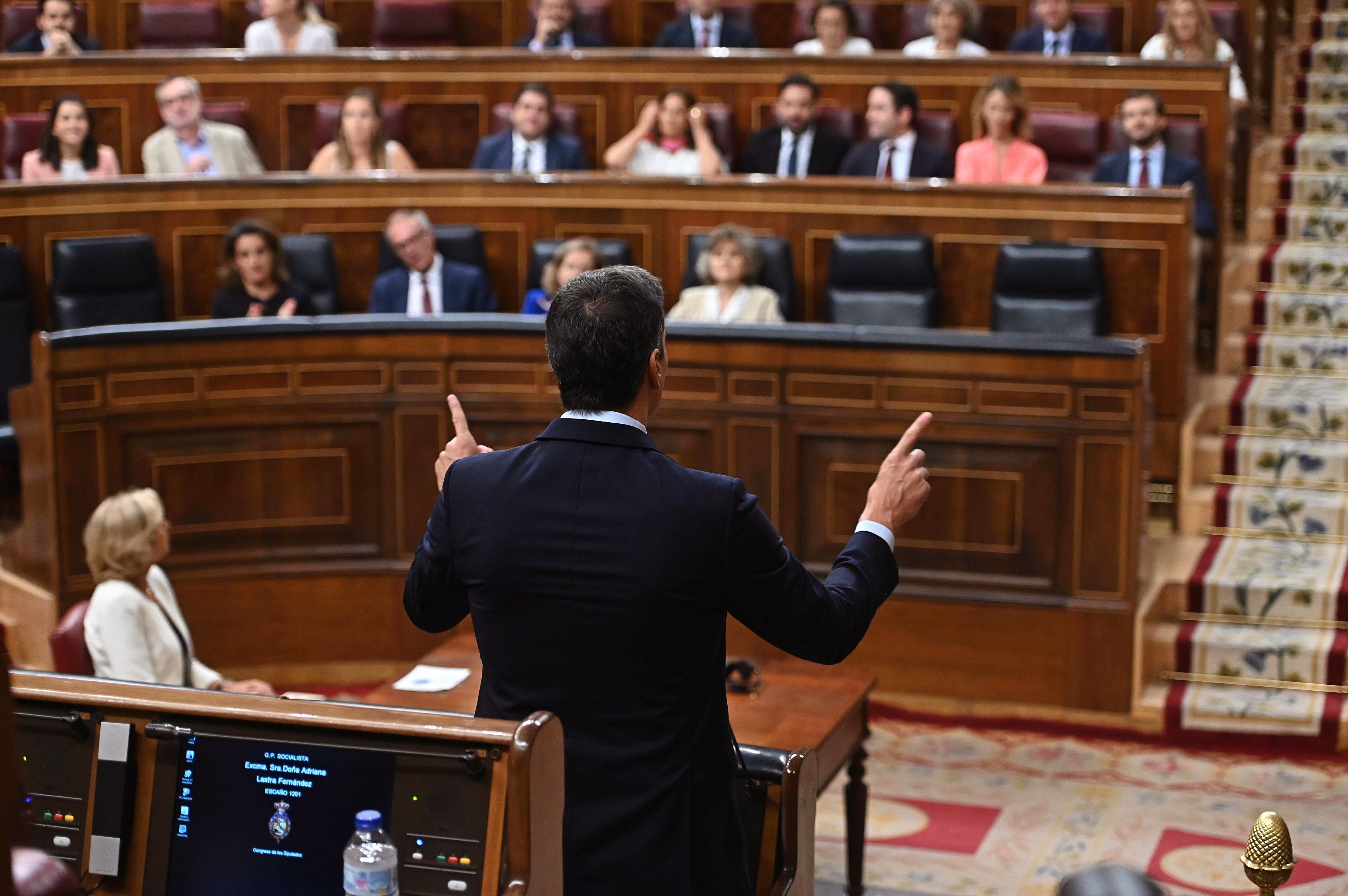 Esbroncada a tots i més 155: Sánchez fa campanya al Congrés i marxa