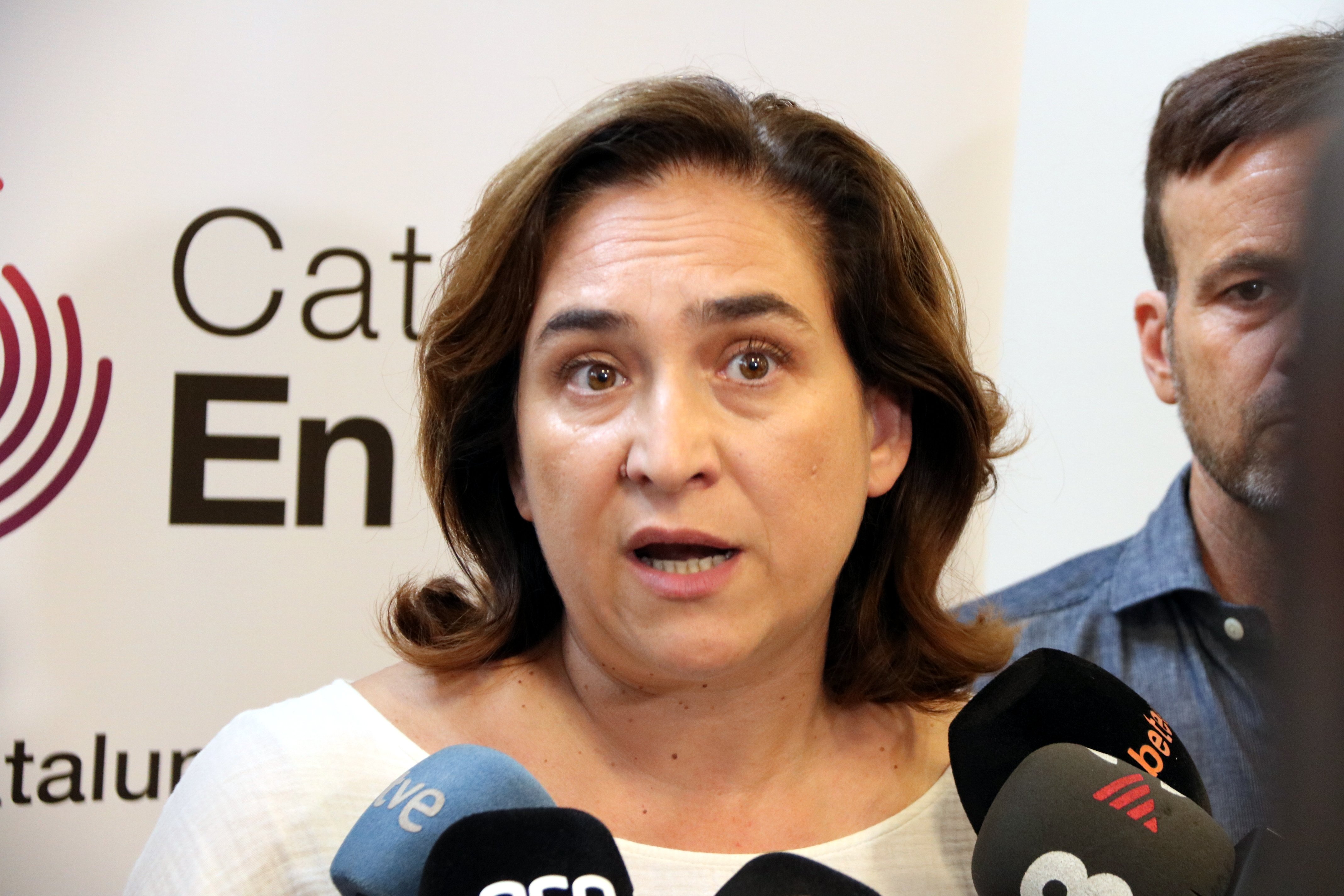 Colau: "Eso no puede seguir aixi, Barcelona no se lo merece"