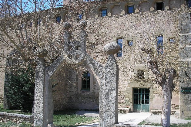 1280px Portal exterior del convent de Sant Tomàs de Riudeperes Salut Vilaró