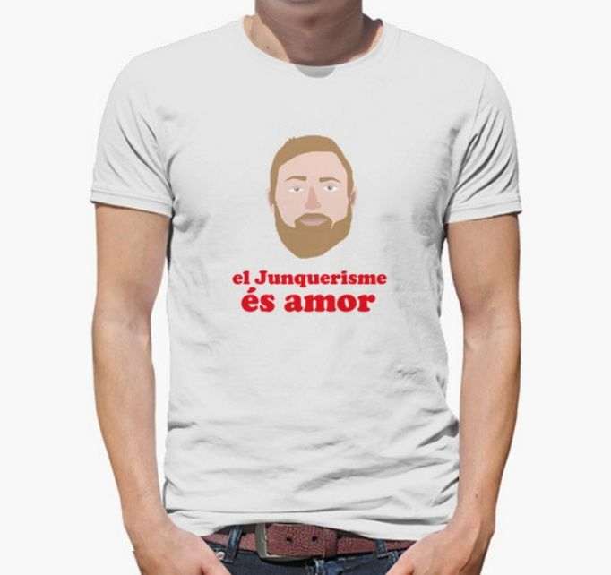 "El junquerisme es amor" se hace camiseta
