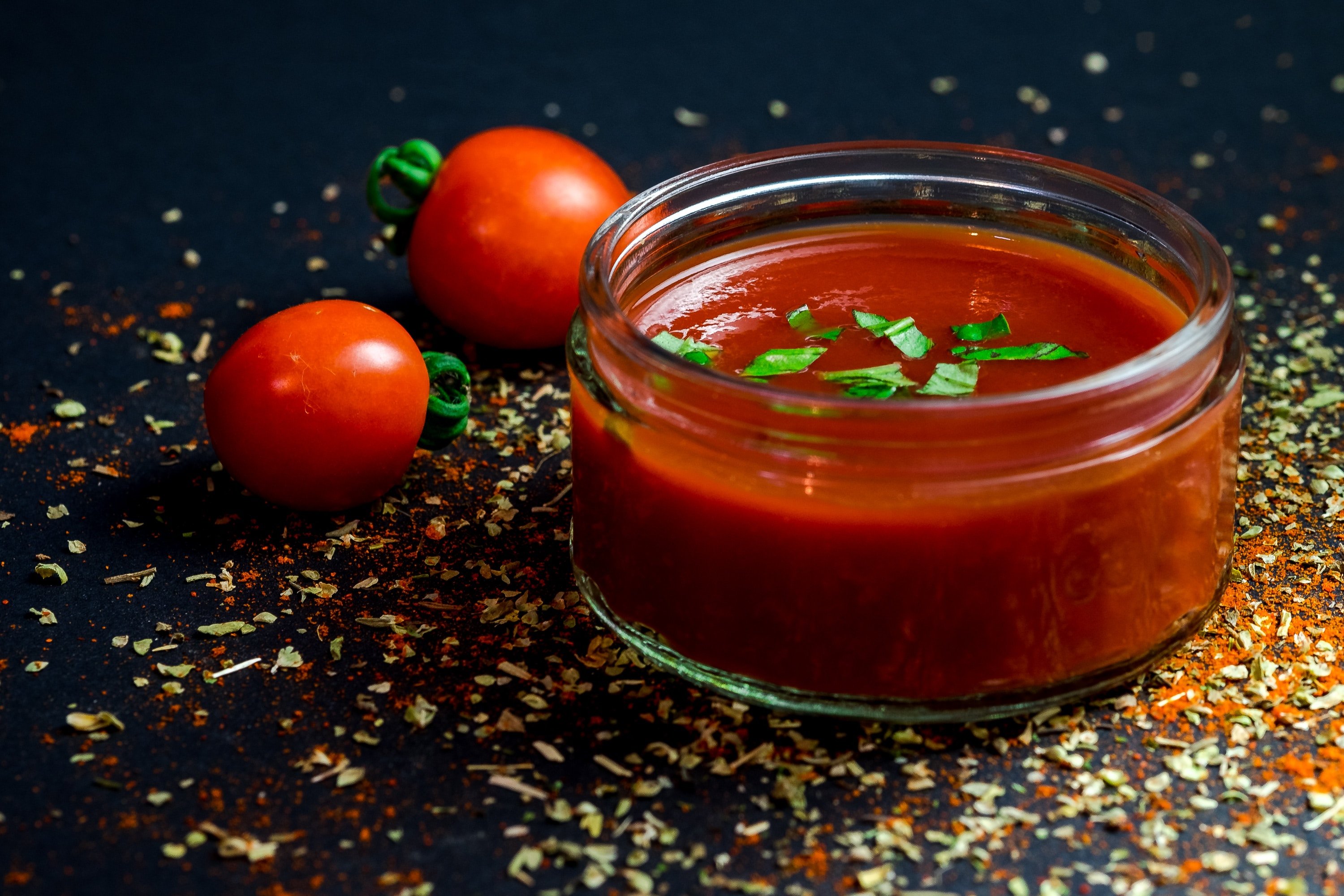 Amb un sol ingredient pots millorar la salsa de tomàquet i no és el sucre