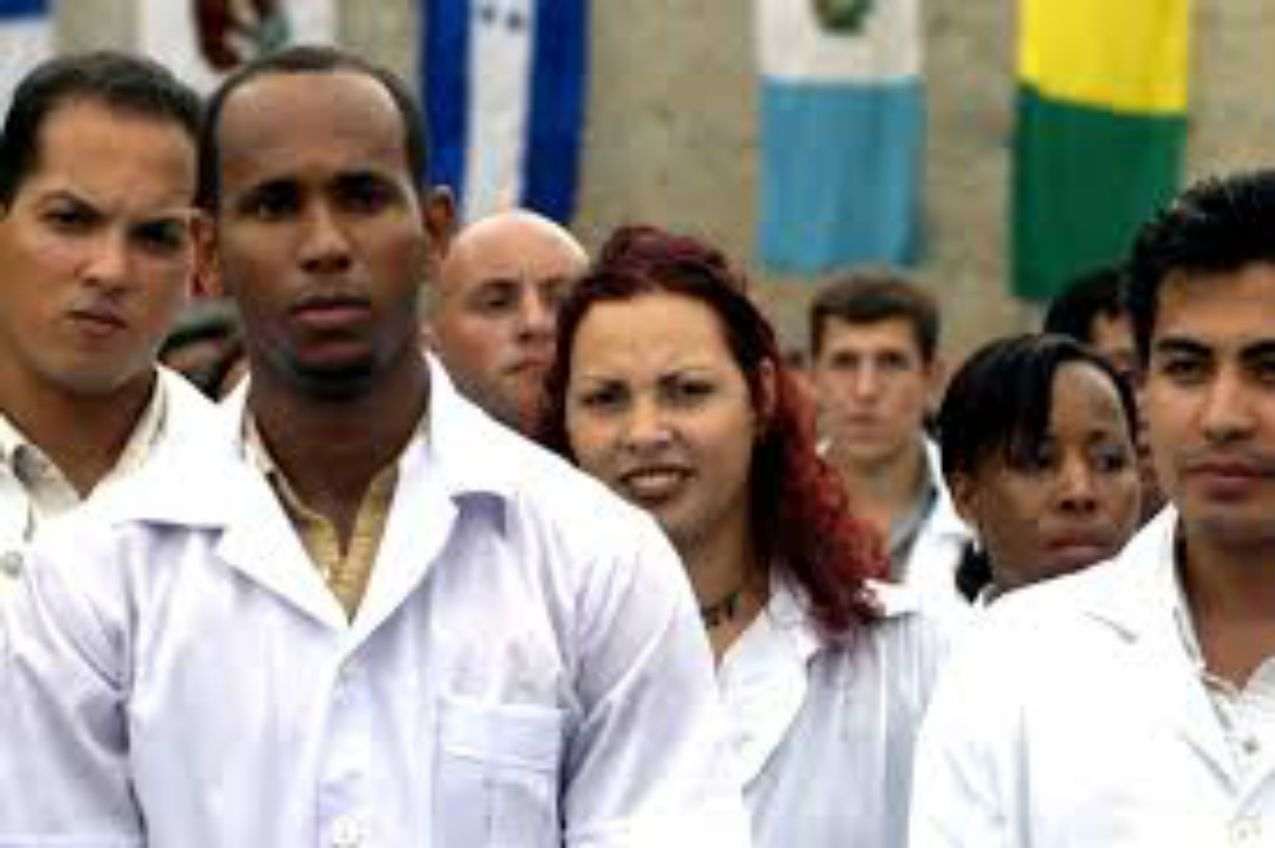 EE.UU. deroga la política de 'pies mojados/pies secos' para los inmigrantes cubanos