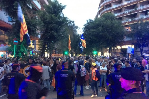 mani cdr gracia 20s - adria rovira