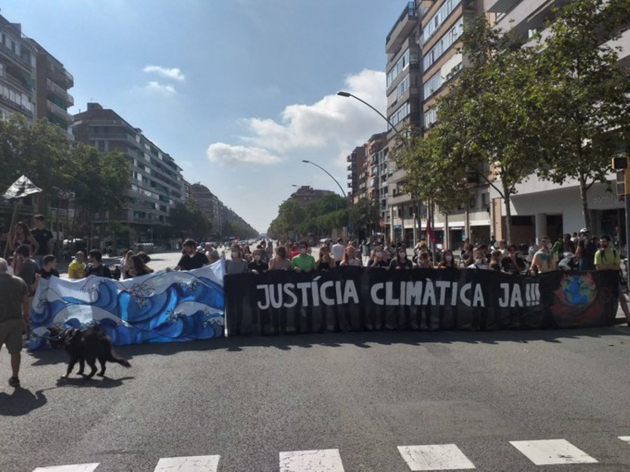 Fridays for Future corta la Meridiana contra un Día sin Coches "insuficiente"