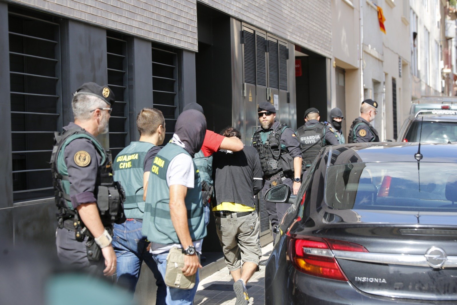 Catalans arrested in "terrorism" raid, yet terrorism protocol is not being applied