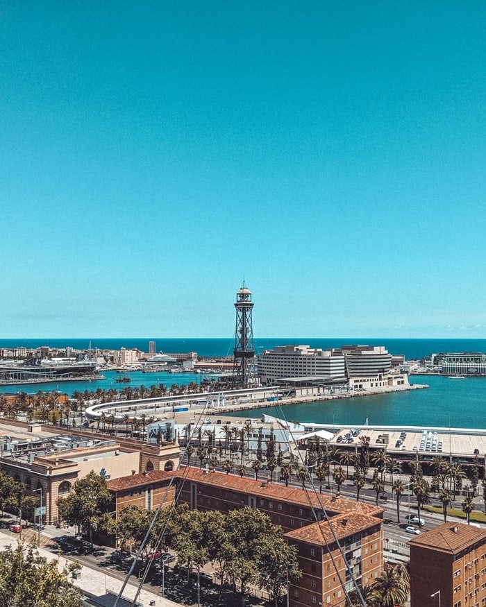 puerto barcelona - unsplash