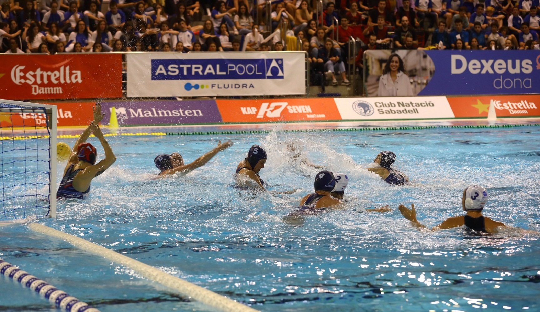 L'AstralPool CN Sabadell vol aixecar l'onzena Supercopa a la piscina de Can Llong