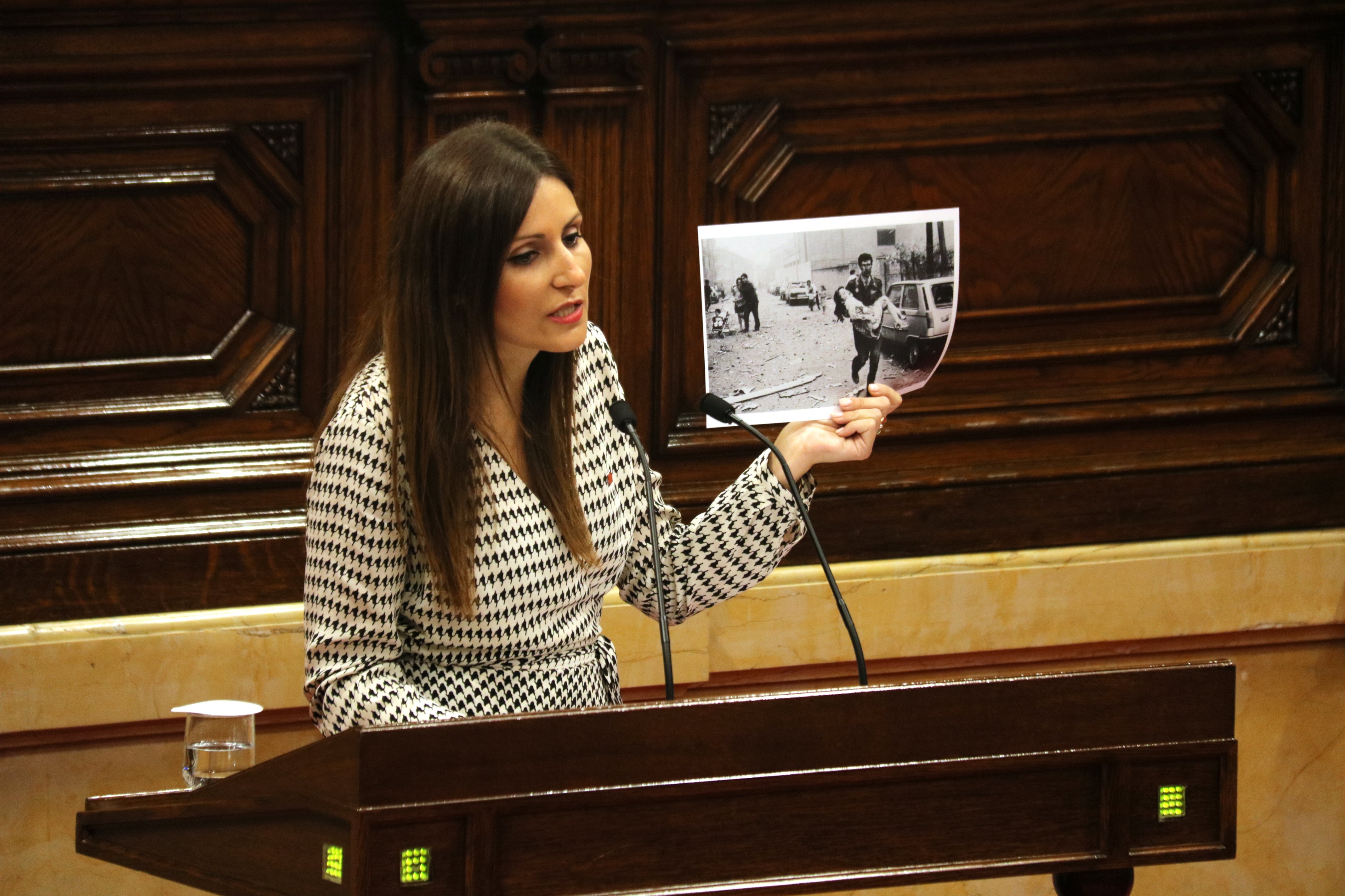 Lorena Roldán Atemptat Vic Parlament Debat Política General - ACN