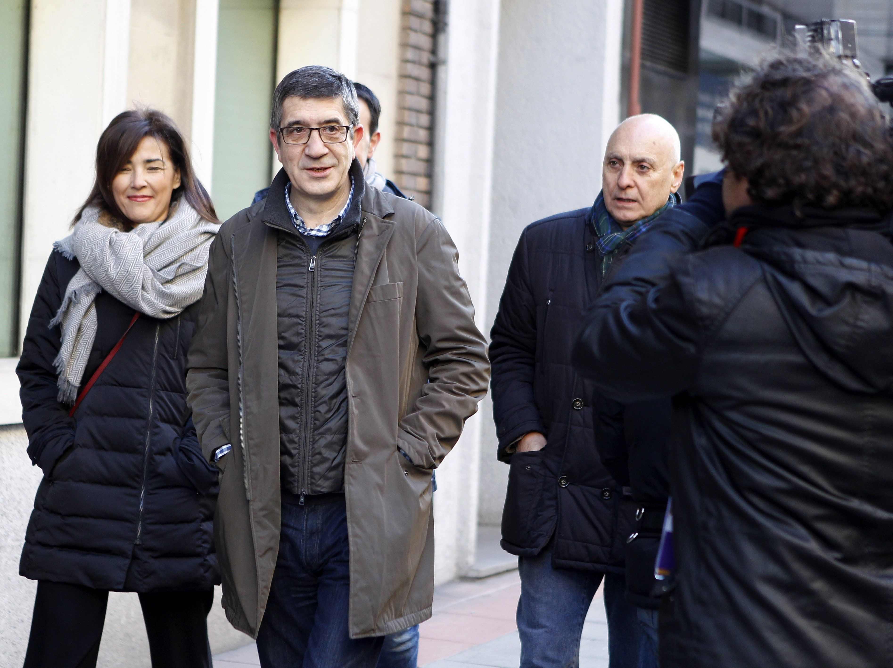 Patxi López no descarta plantar cara a Díaz