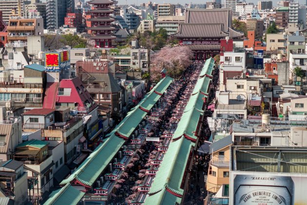 senso ji y calle toquio