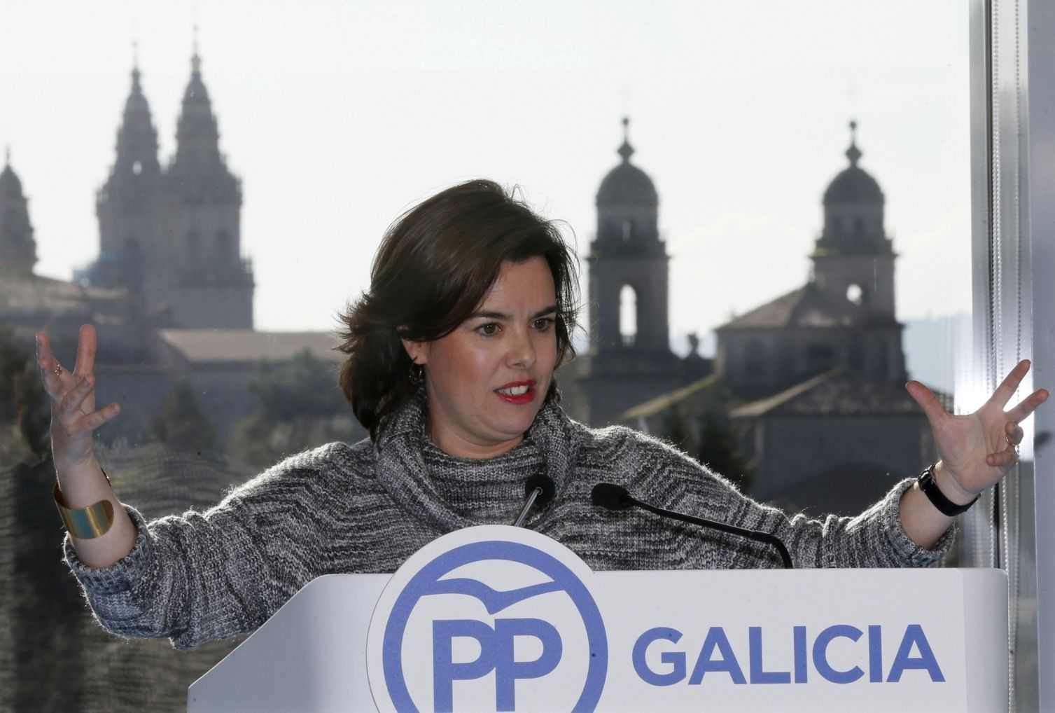 Sáenz de Santamaría pide "generosidad" a los presidentes autonómicos