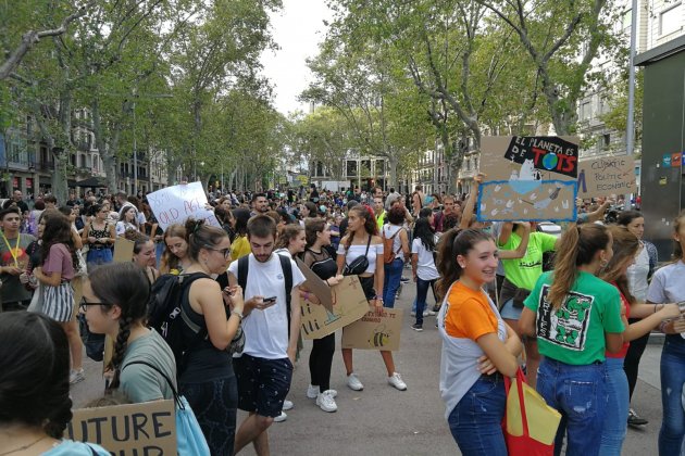manifestació clima jardinets gràcia - anna sole sans