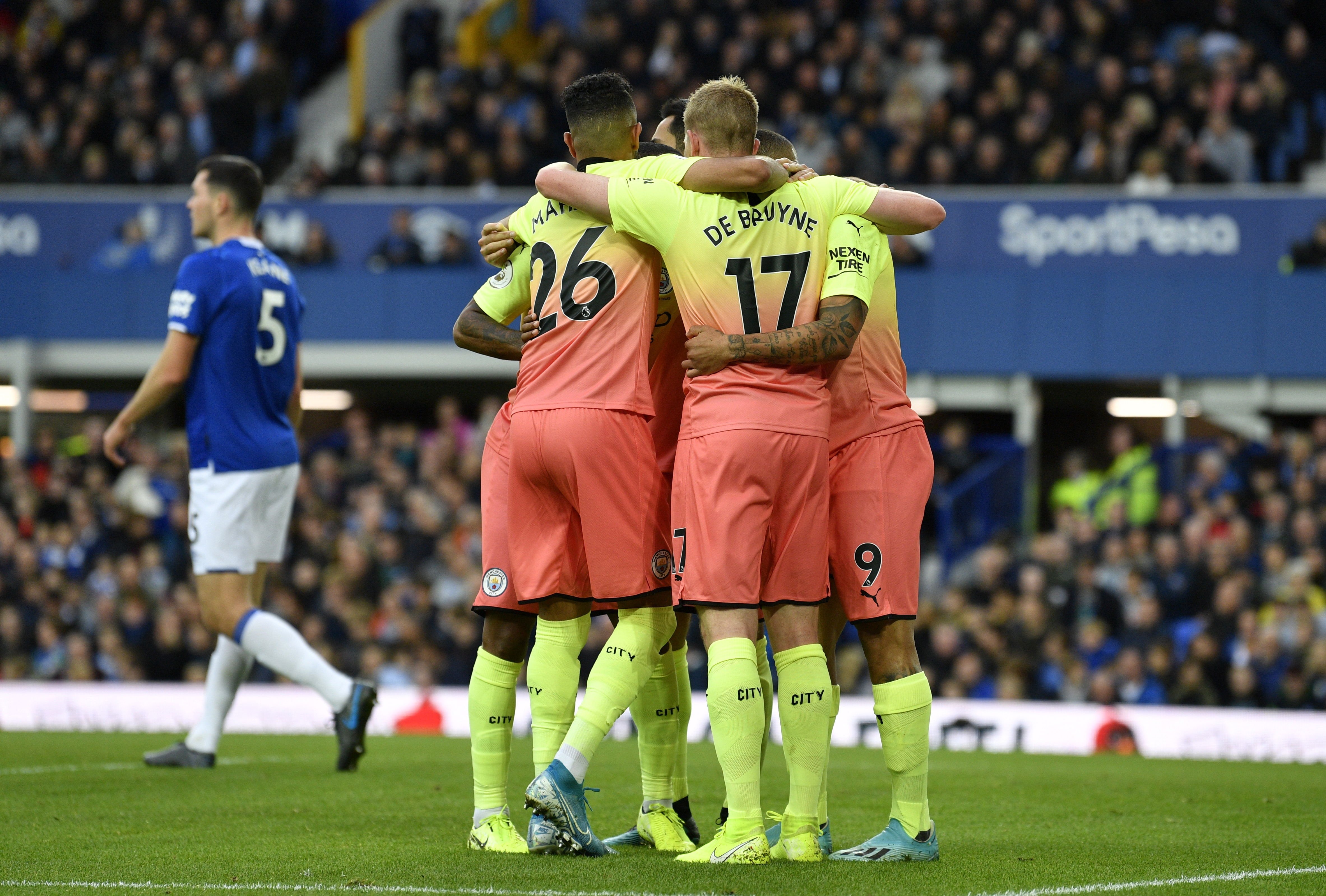 El Manchester City se salva del traspié contra el Everton (1-3)