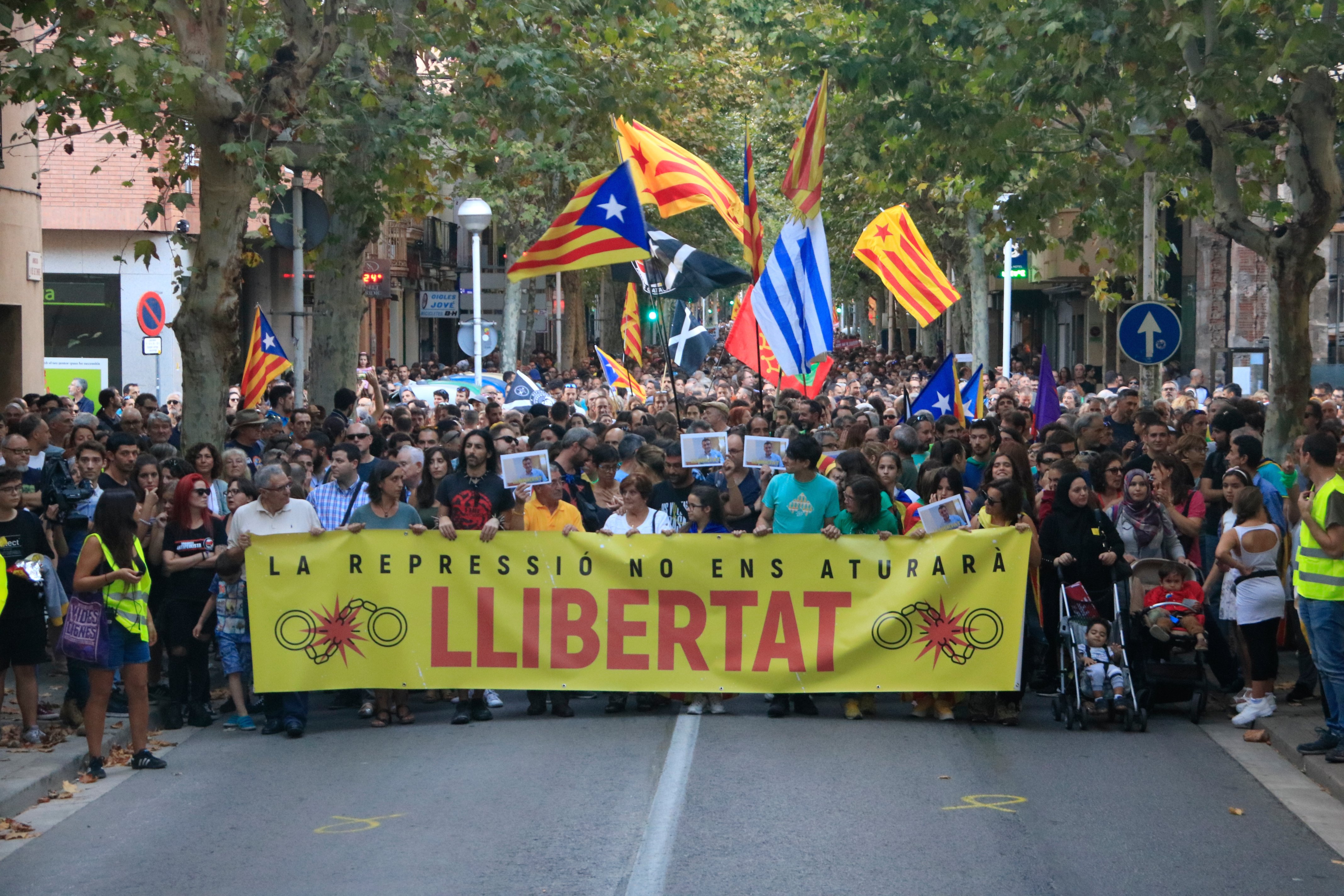 La maniobra para fabricar un relato violento en Catalunya llega a la Deutsche Welle