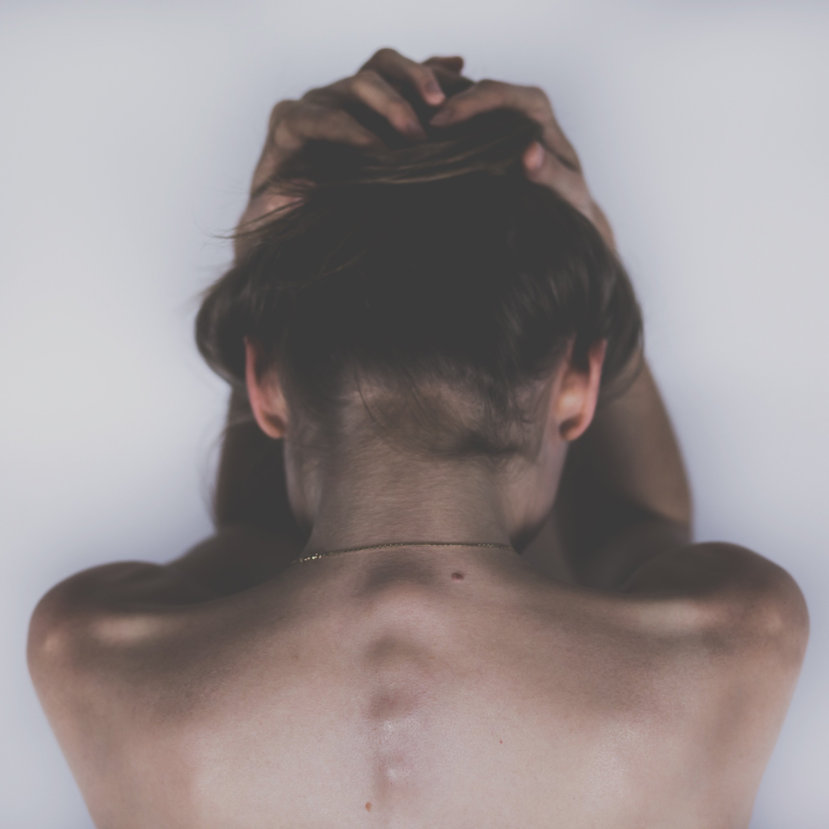 Encuentran una estrecha relación entre el dolor de espalda y el dolor de cabeza crónico