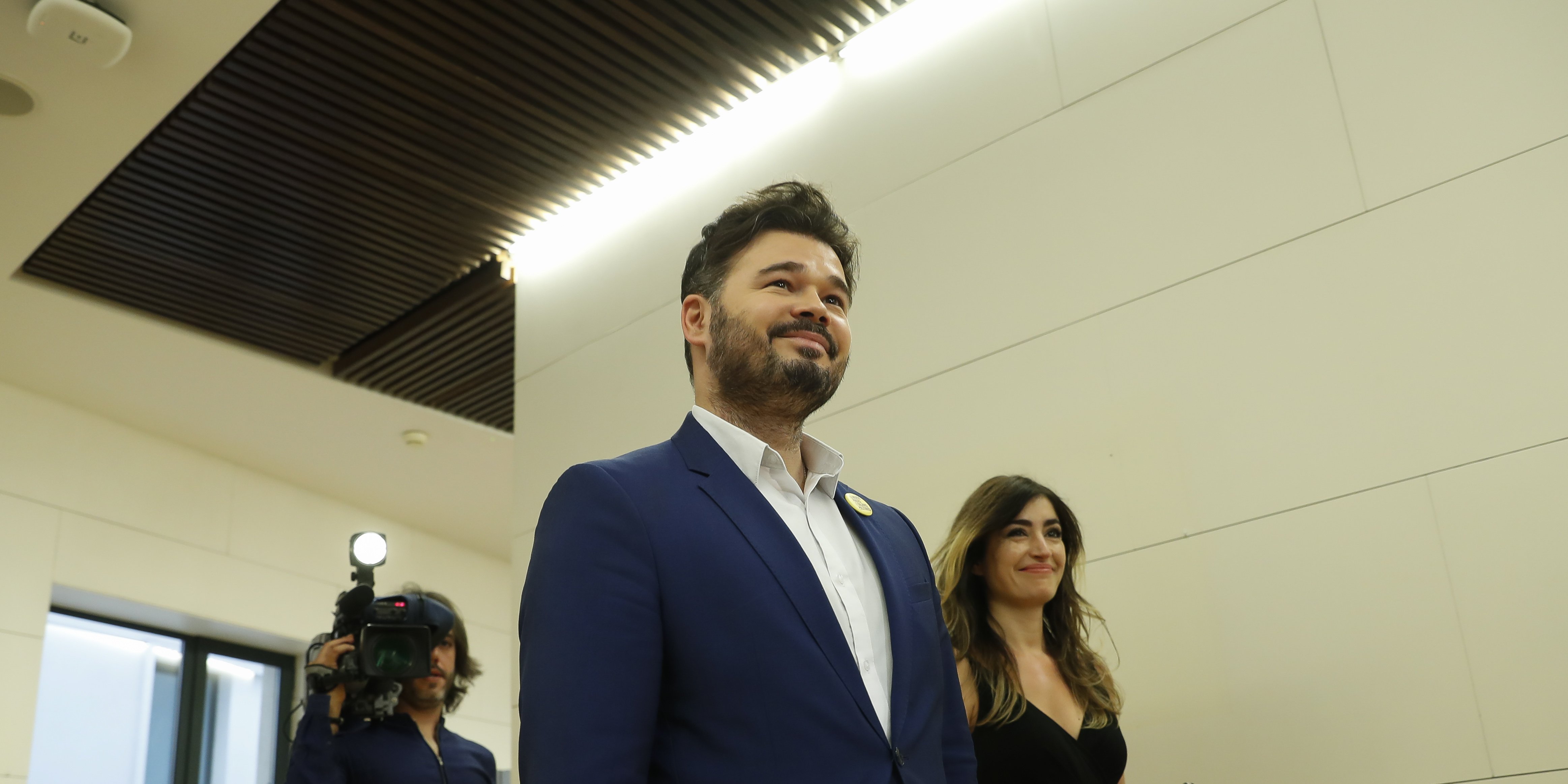 Rufián crida a manifestar-se contra les "porres" i les "barricades" a Urquinaona