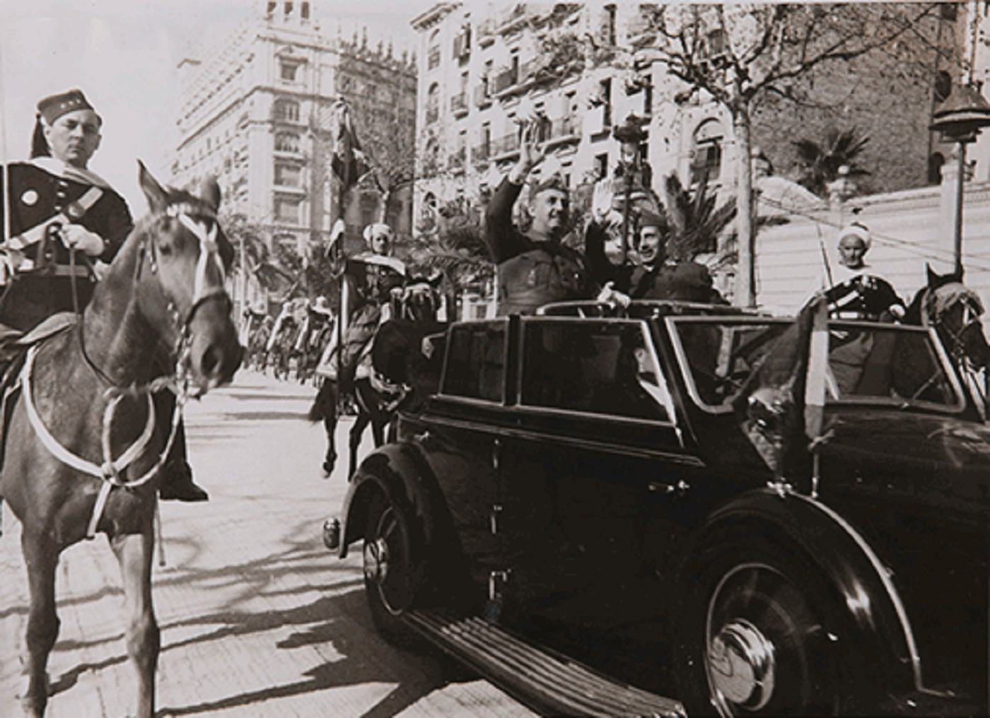 El régimen franquista impone en Catalunya el "Día del Caudillo"