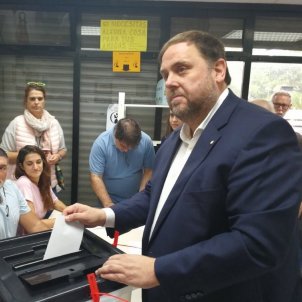 Spanish electoral body disagrees with EU court and divests Junqueras of MEP seat
