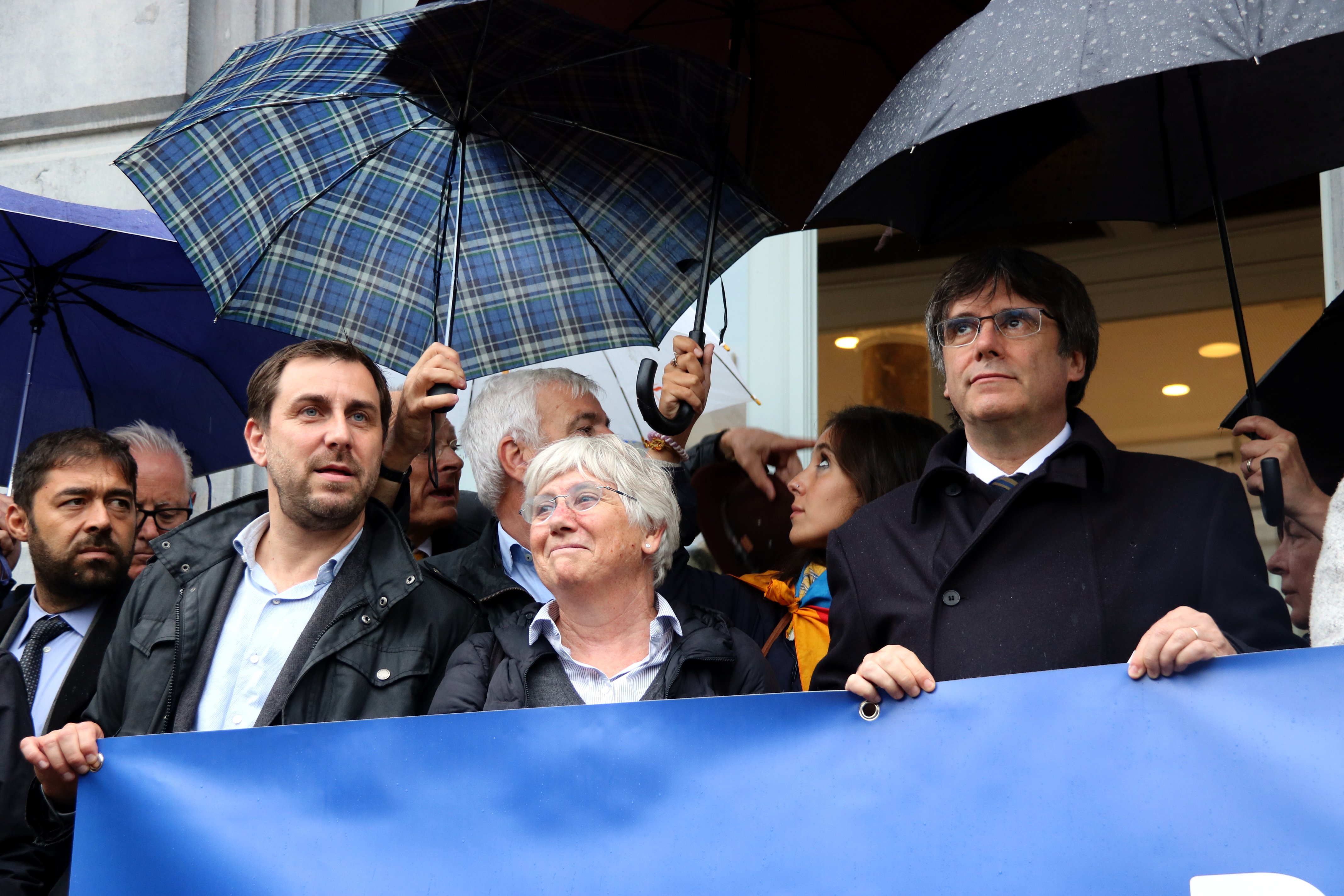 Unos 40 eurodiputados piden proteger la inmunidad de Puigdemont, Junqueras y Comín