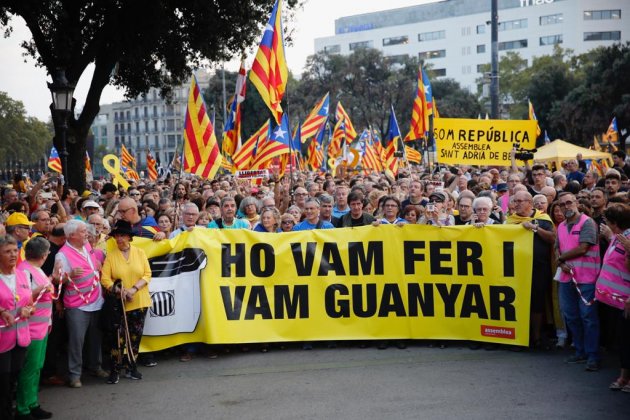 ELNACIONAL manifestacio aniversario|cumpleaños 1 octubreBarcleona - Sergi Alcàzar